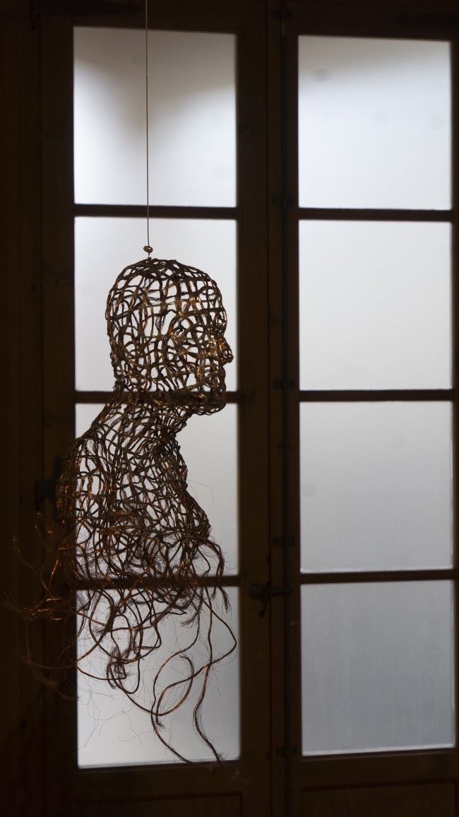 Dora Salazarren lan bat, Iruñean jarri duten Artea Oinez erakusketan. IÑIGO URIZ / FOKU