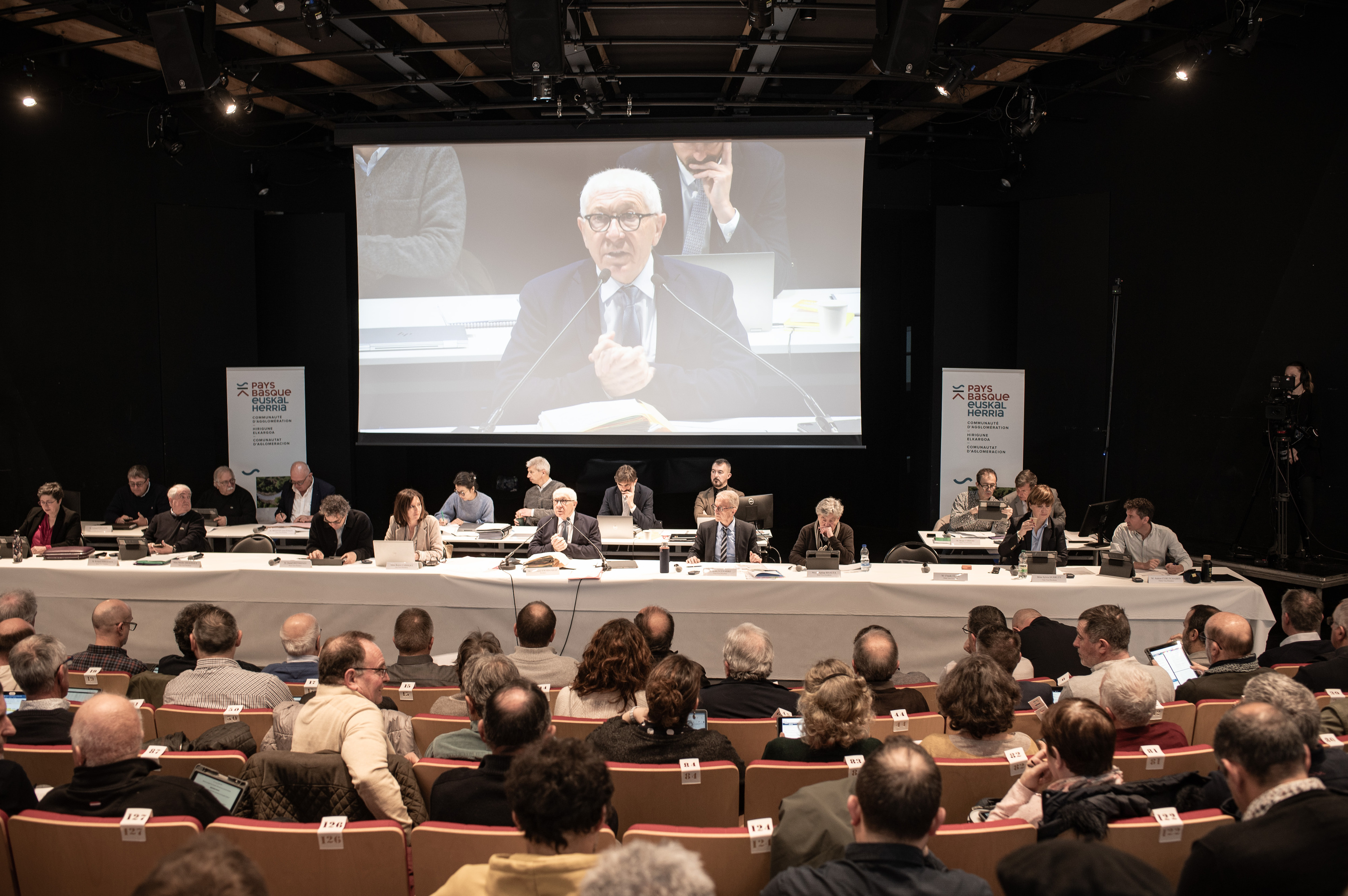 Jean Rene Etxegarai, otsailean, Euskal Hirigune Elkargoko azken biltzarrean. PATXI BELTZAIZ