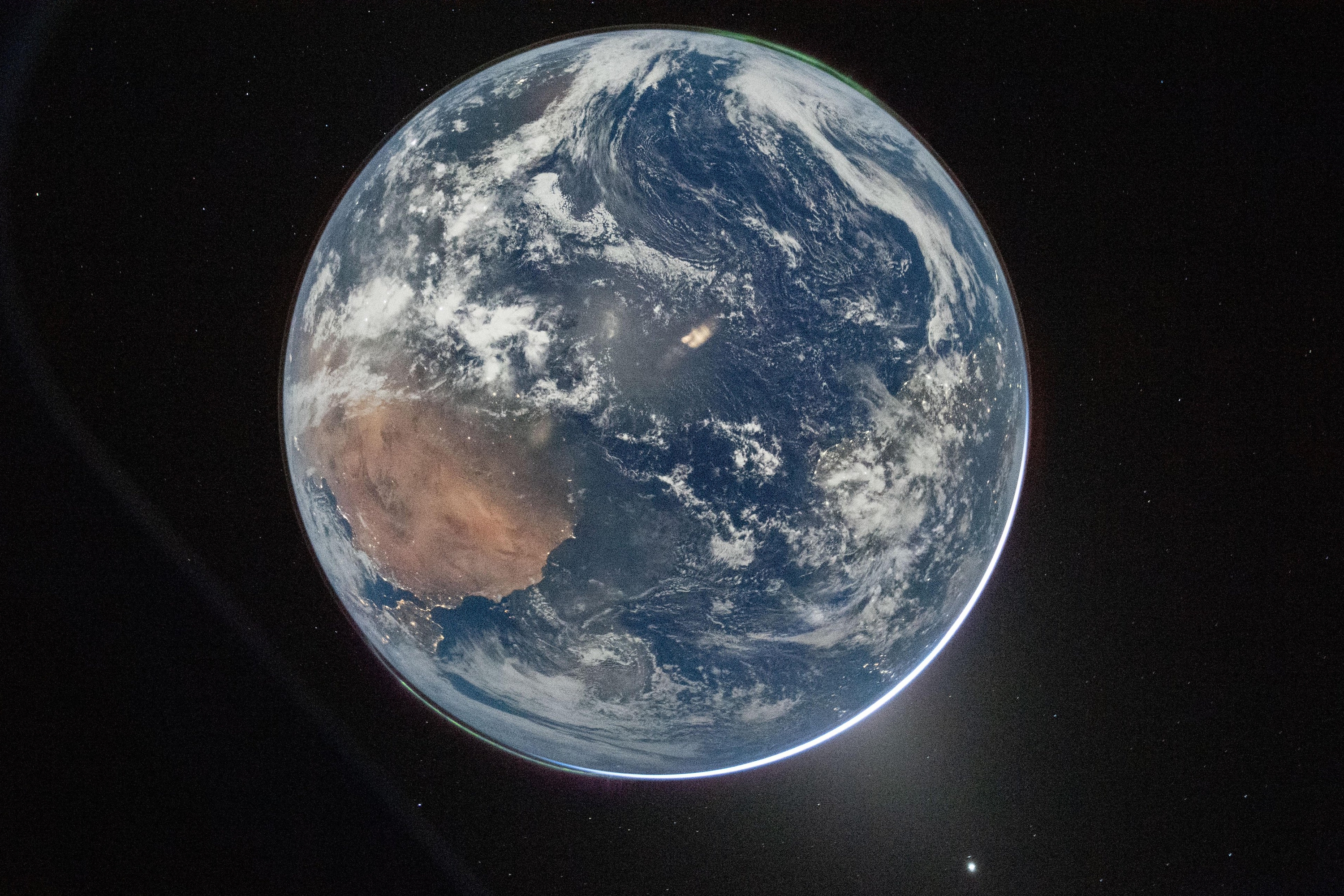 Artemis II misioan atera duten Lurraren argazki bat. NASA / EFE