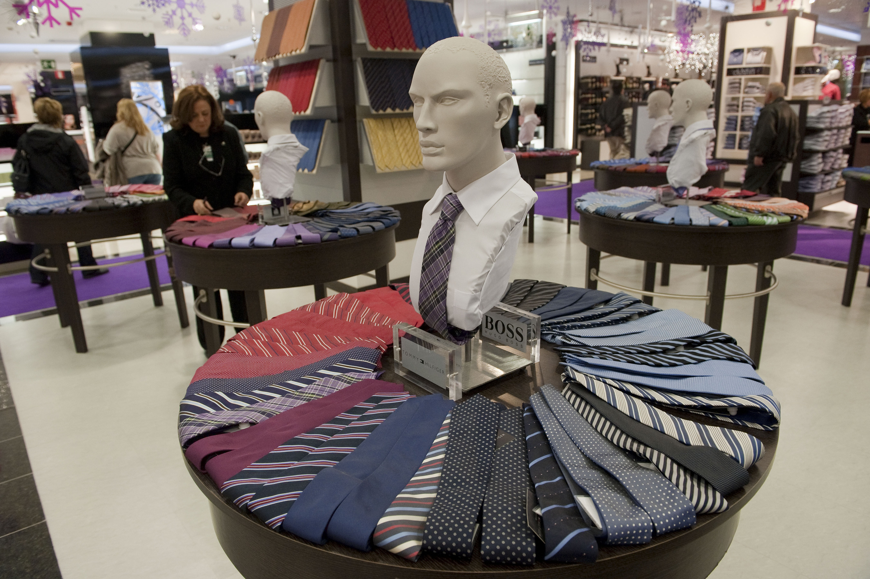 Gorbatak Eibarko Corte Ingles merkataritza gunean, artxiboko irudi batean. ANDONI CANELLADA / FOKU