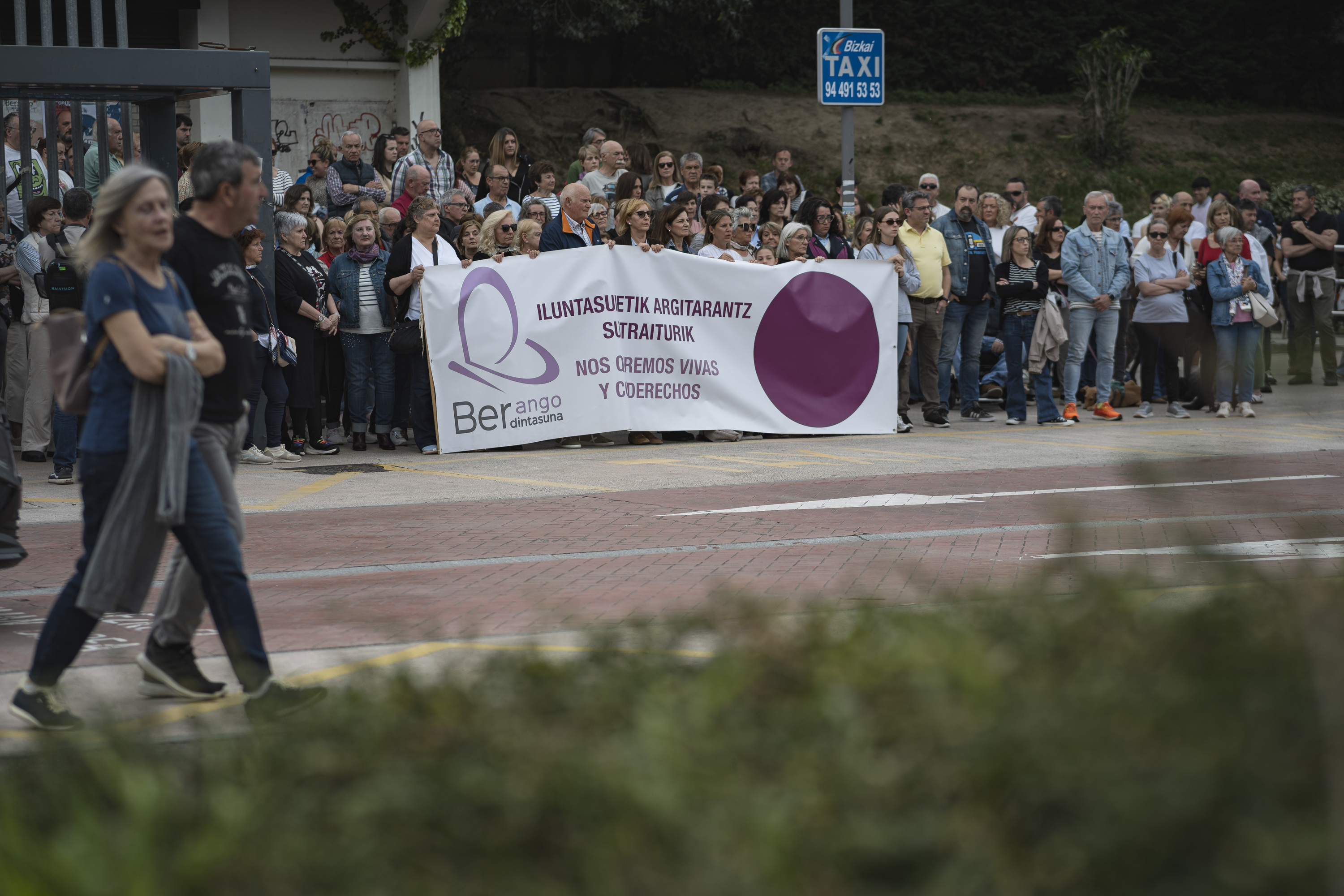 Apirilaren 1eko hilketa matxista salatzeko elkarretaratzea, Berangon. ARITZ LOIOLA / FOKU