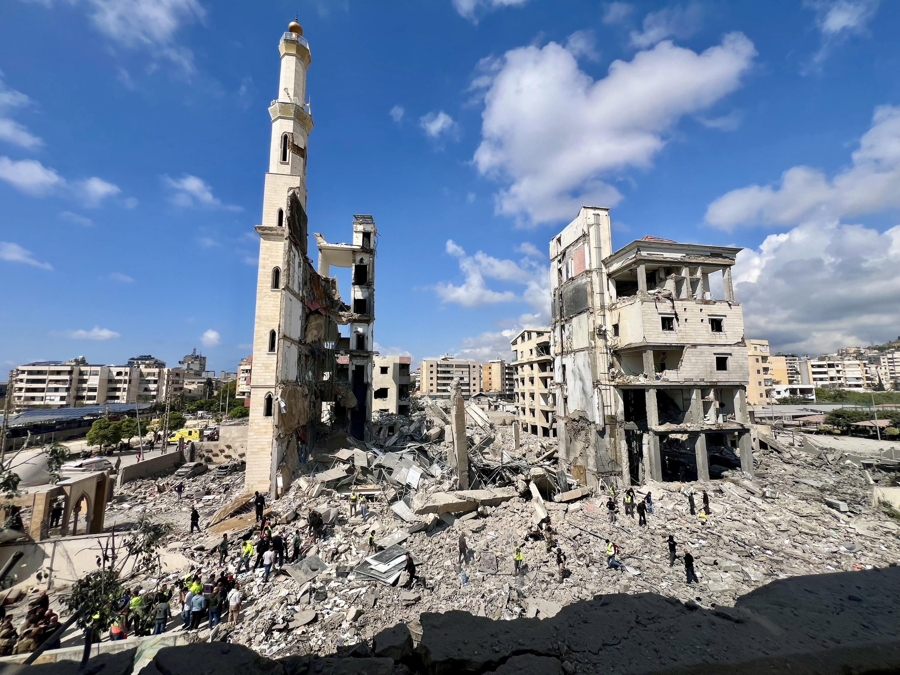 Israelek suntsitutako eraikin bat gaur, Sidonen, Libano hegoaldean. EFE