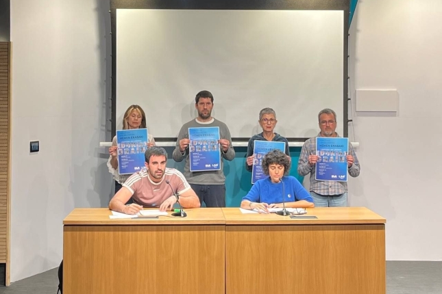 ELAko eta LABeko ordezkariak gaur Bilbon egindako agerraldian. LAB