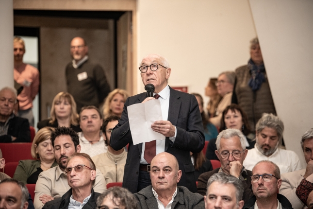 Etxegarai, batzarrean. PATXI BELTZAIZ