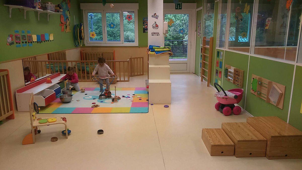 Haur eskola bat, artxiboko irudi batean. UROLA KOSTAKO HITZA