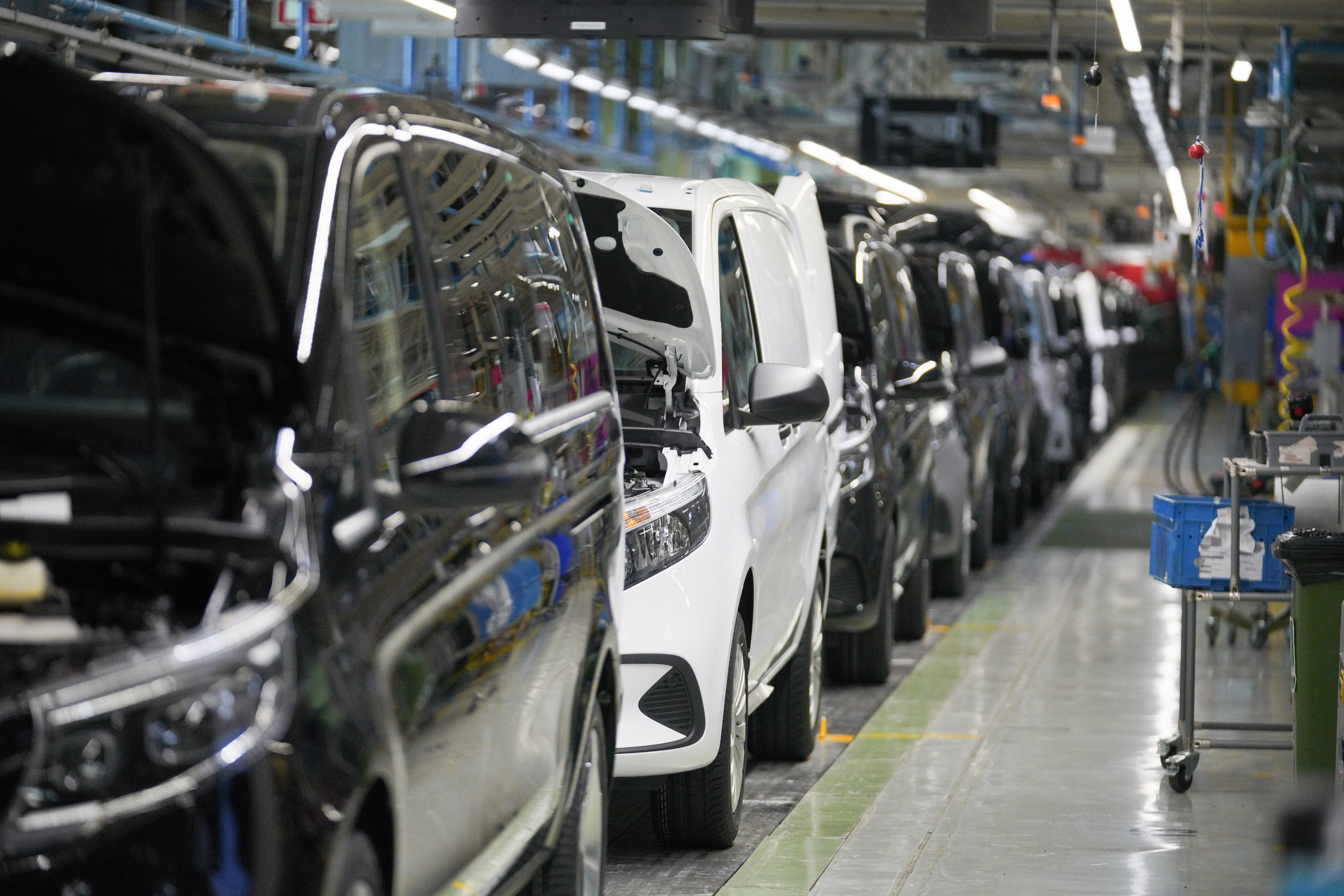 Gasteizko Mercedes-Benzen fabrikako ekoizpen katea, artxiboko irudi batean. ENDIKA PORTILLO / FOKU