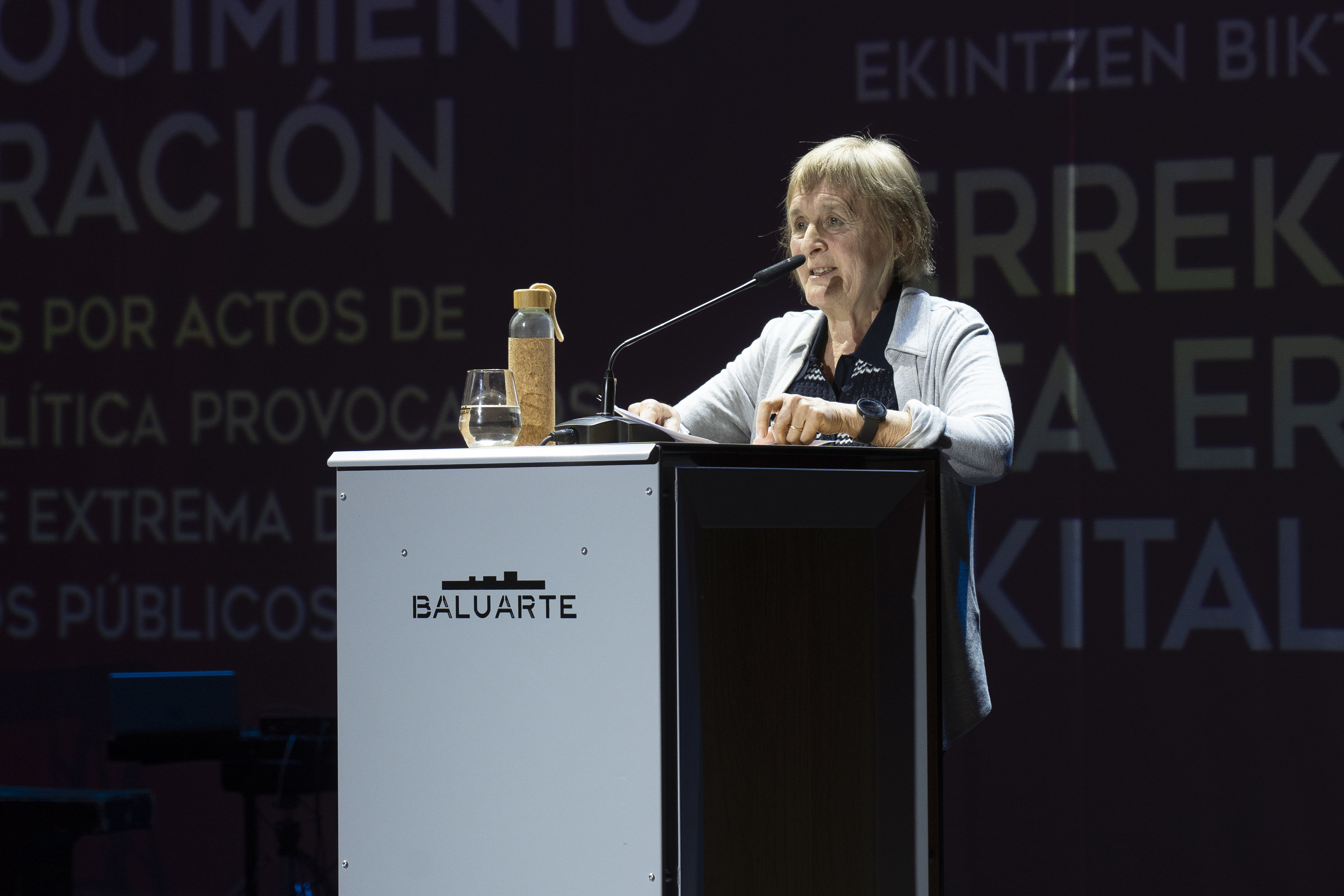 Txaro Etxetxipiaren hitzaldia, Baluarte jauregian. IÑIGO URIZ / FOKU