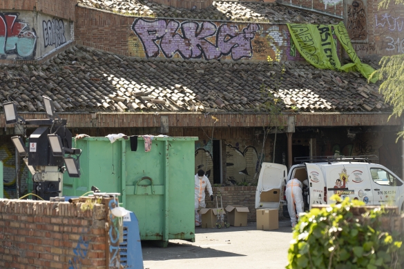 Lanak Arantzadiko komentu zaharrean. IÑIGO URIZ / FOKU Lanak Arantzadiko komentu zaharrean. IÑIGO URIZ / FOKU