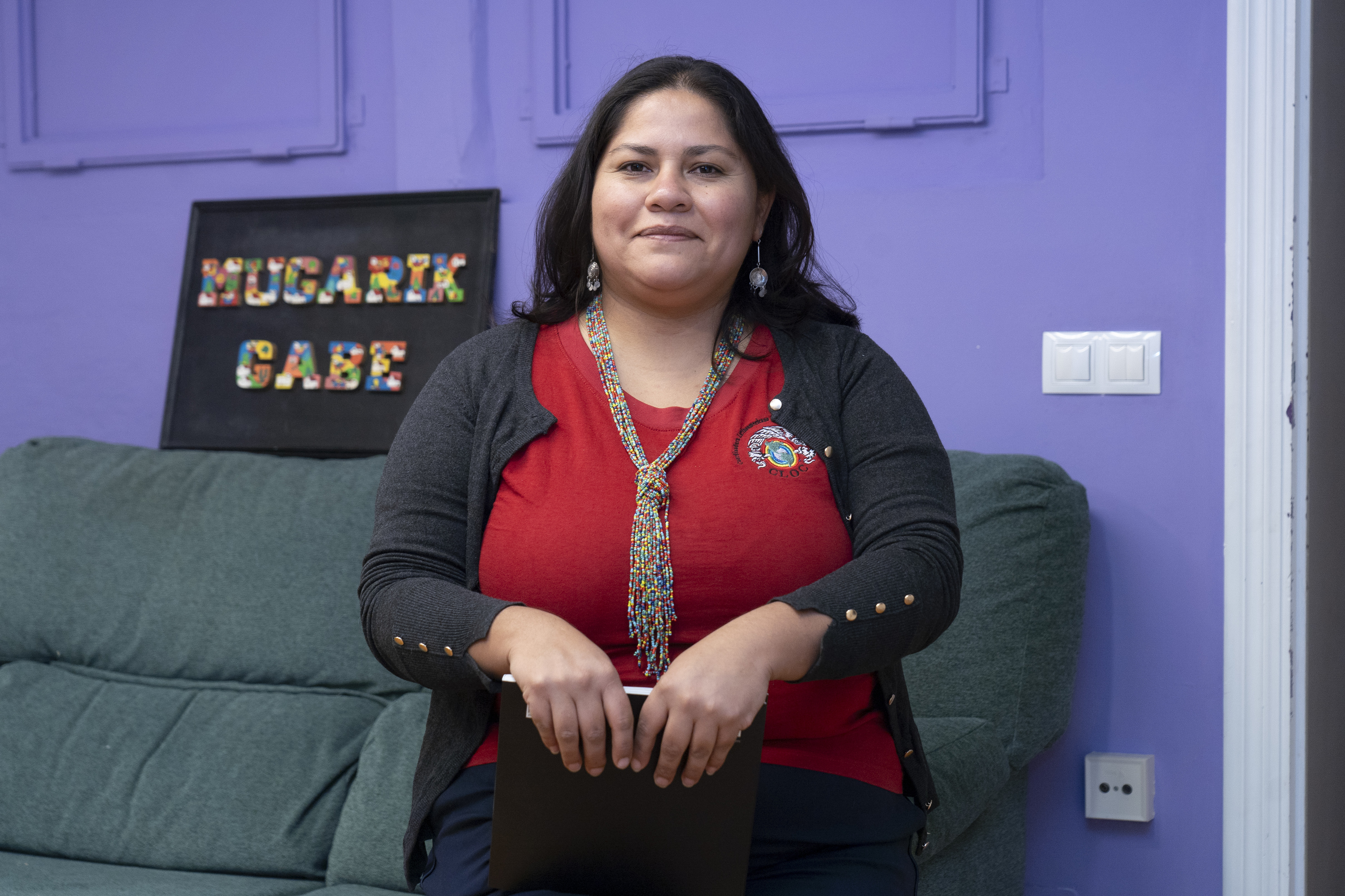 Isabel Armijo Anamuri elkarteko presidentea, Mugarik Gabe Nafarroaren egoitzan, asteon. IÑIGO URIZ / FOKU