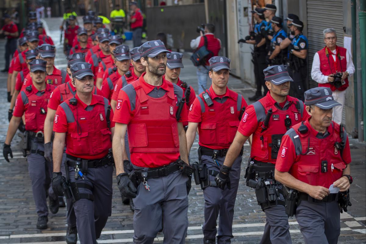 Hainbat foruzain, artxiboko irudi batean. GORKA RUBIO / FOKU