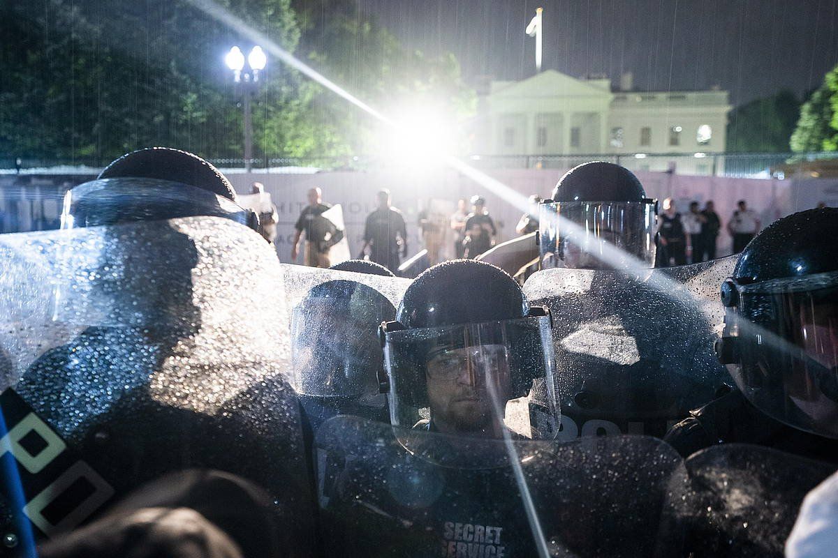 Protestak Etxe Zuriraino iritsi dira, Washingtonen. JIM LO SCALZO, EFE