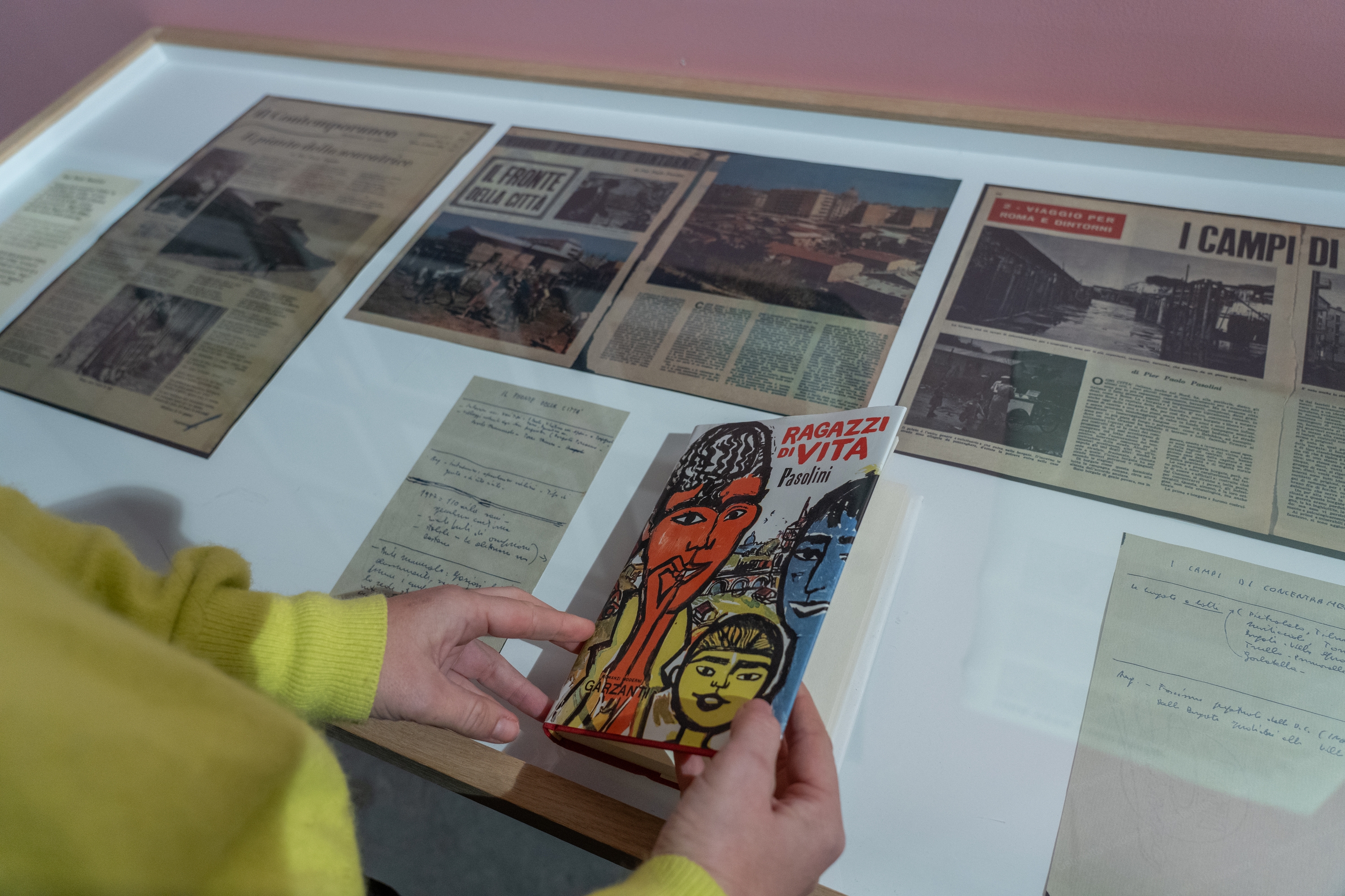 Pasolinik borgatez idatzitako liburu bat eta artikuluak. ANDONI CANELLADA / FOKU