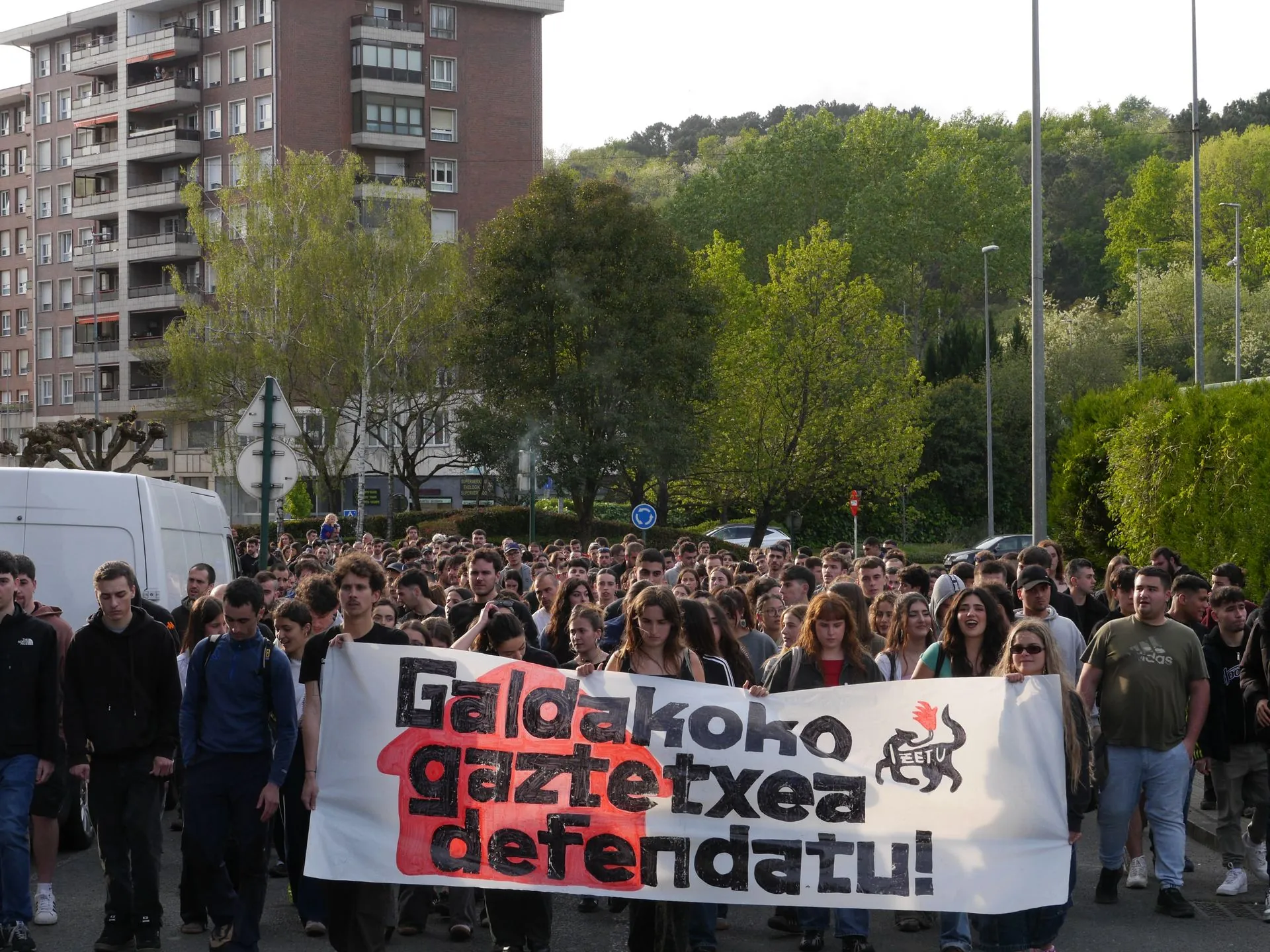Galdakaoko gaztetxearen aldeko manifestazioa, atzo arratsaldean. GEDAR