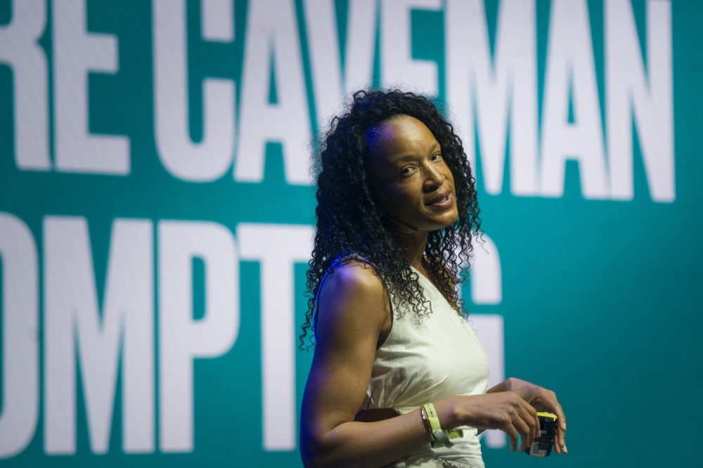 Sherina Florence IABMko sortzailea, atzo, Donostiako Dia C ekitaldian. JON URBE / FOKU