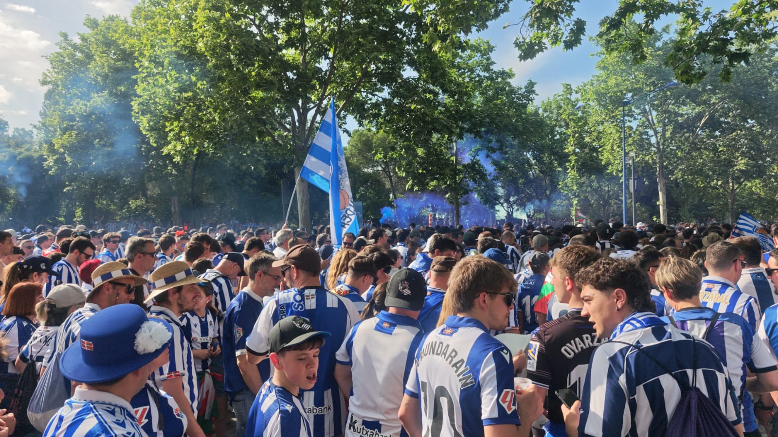 Kalejira ordu erdiz aurreratu dute, Espainiako Poliziaren aginduaren eraginez. BERRIA