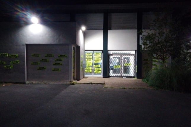 Pirinio atlantikoetako akademia ikuskaritza, 'Baxoa euskaraz' dioten afixez josita.