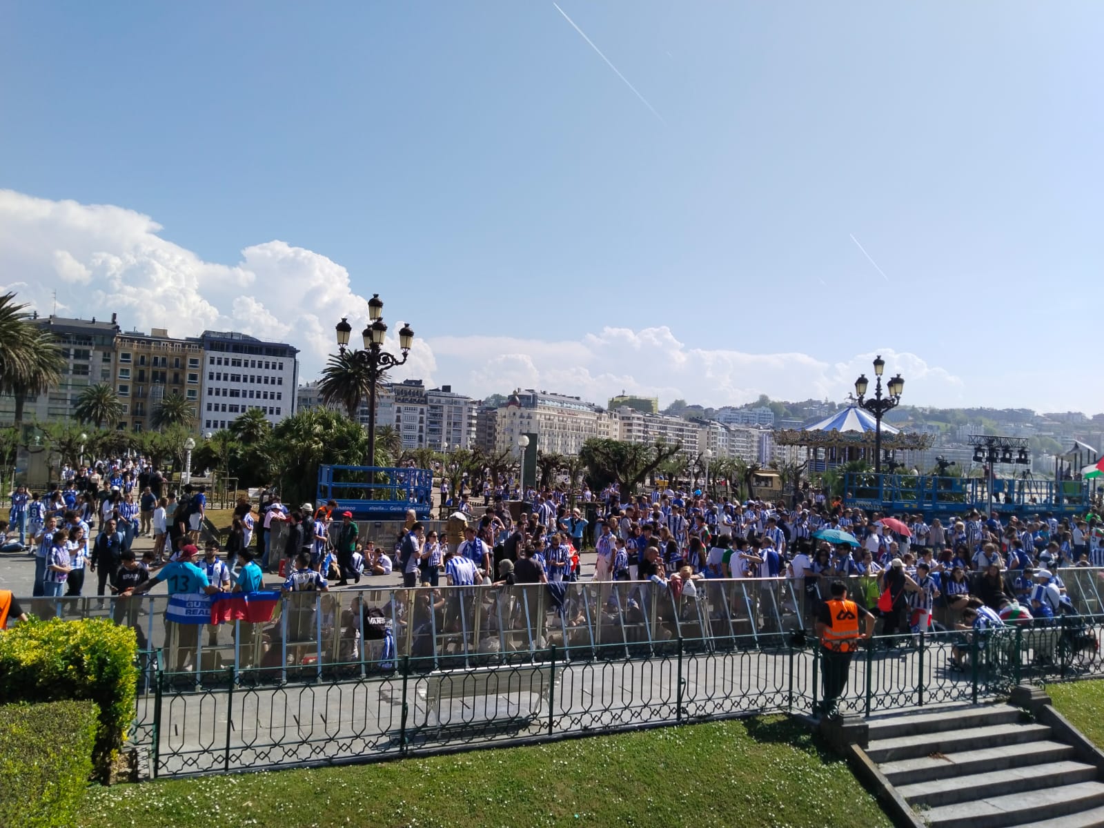 Realeko zaleak, Alderdi Ederren. BERRIA