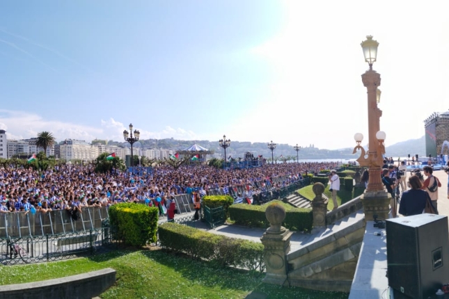 Realeko zaleak, Alderdi Ederren. BERRIA