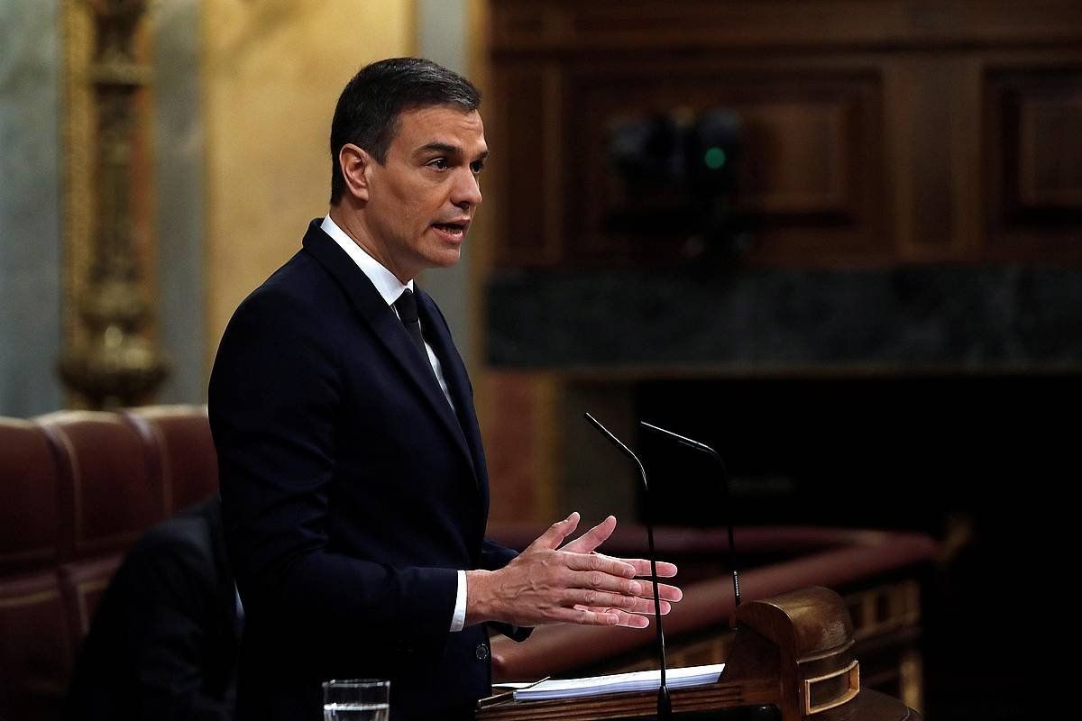 Pedro Sanchez Espainiako presidentea, gaurko lehen agerraldian, Kongresuan. J. J. GUILLEN / EFE