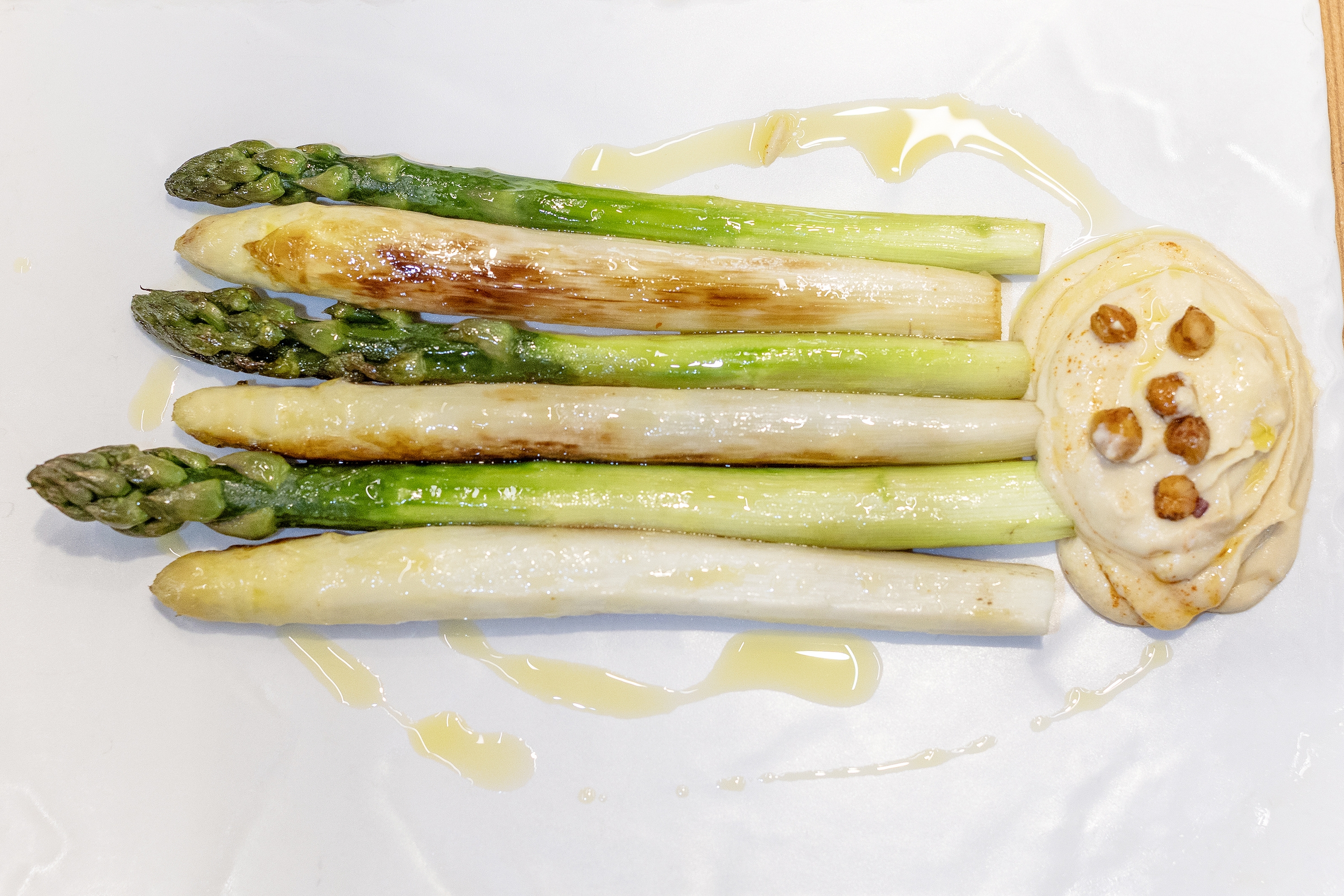 Zainzuriak, eta ondoan humusa. MAIALEN ANDRES / FOKU