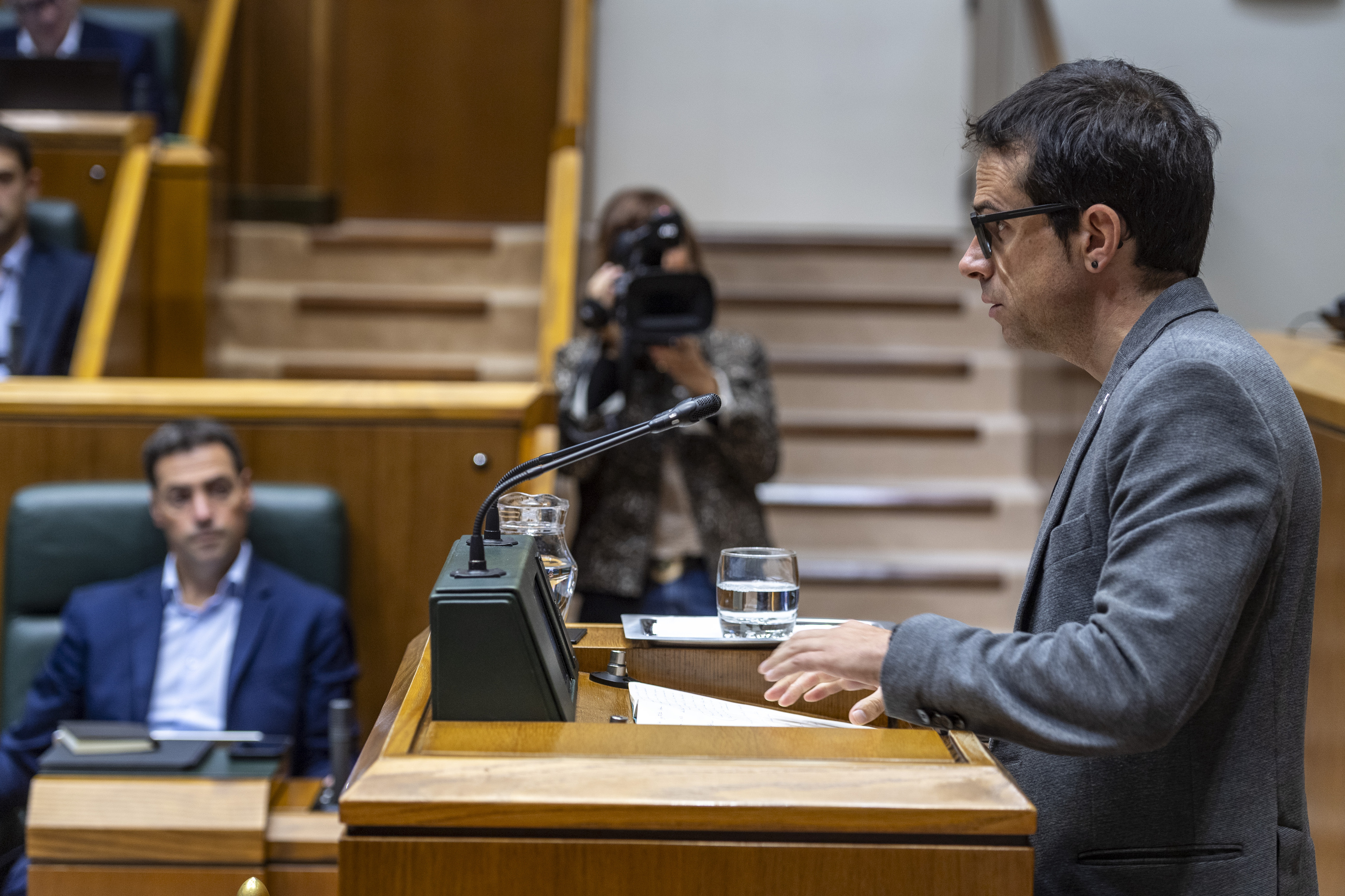 Pello Otxandiano eta Imanol Pradales Eusko Legebiltzarrean, joan den urte akaberan. JAIZKI FONTADENA / FOKU