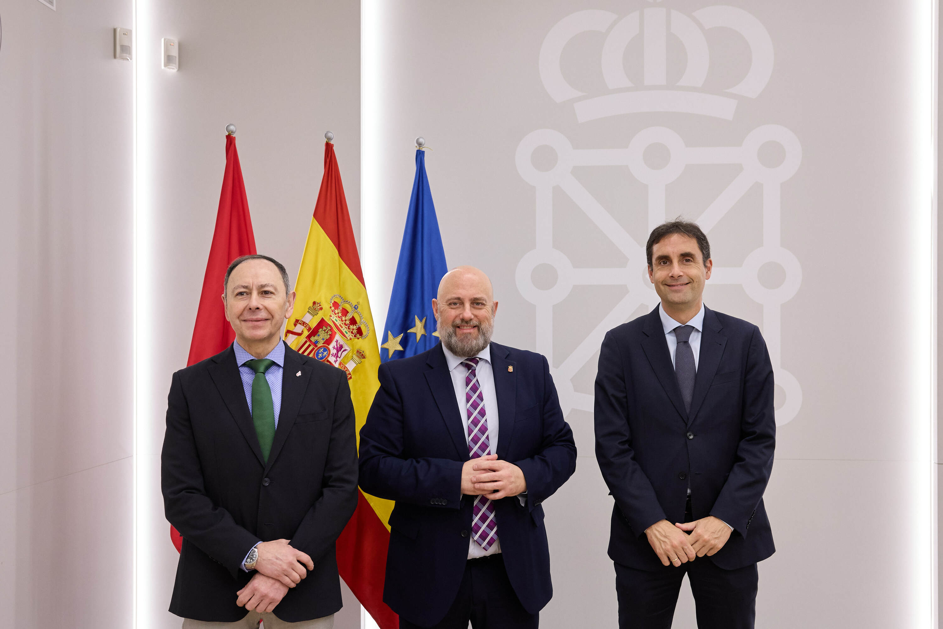 Nafarroako Gobernua kutxekin elkartu da industria errotzeko eta sustatzeko