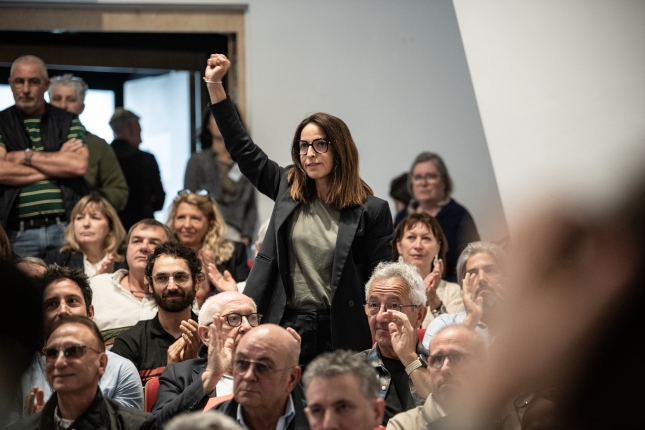 Christelle Mange, elkargoko batzarrean, bozka irabazi duenean. PATXI BELTZAIZ Christelle Mange, elkargoko batzarrean, bozka irabazi duenean. PATXI BELTZAIZ