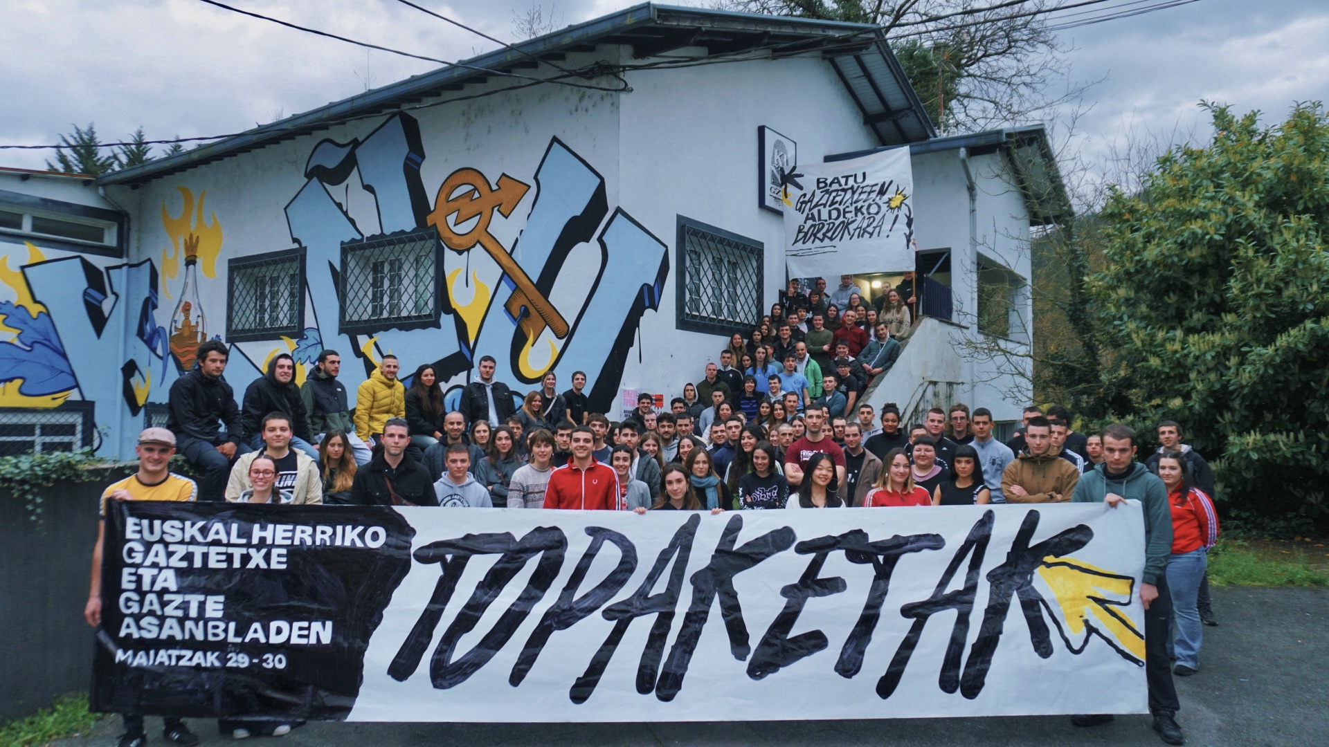 Euskal Herriko gaztetxe eta gazte asanbladen topaketaren aurkezpena. EH TOPAKETAK