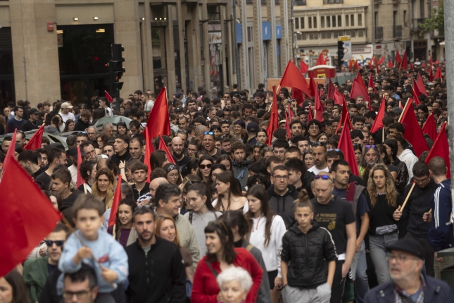 Iruñeko kaleetako itxura, manifestazioaren hasieran. IÑIGO URIZ / FOKU