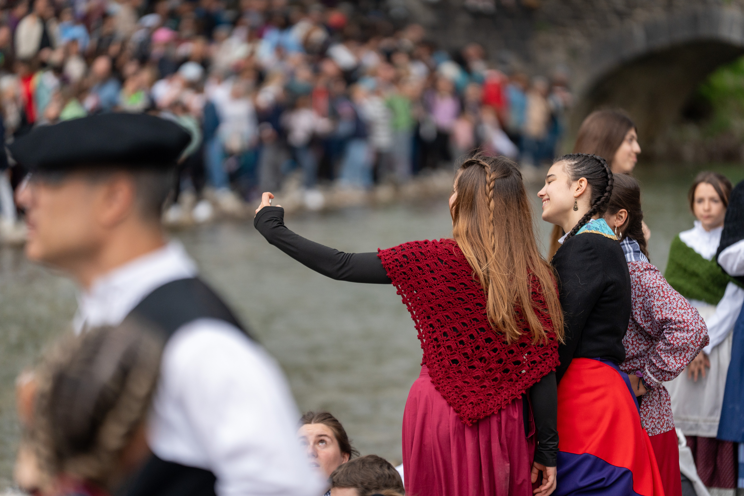 Jantzi tradizionalak eta 'selfie'-ak