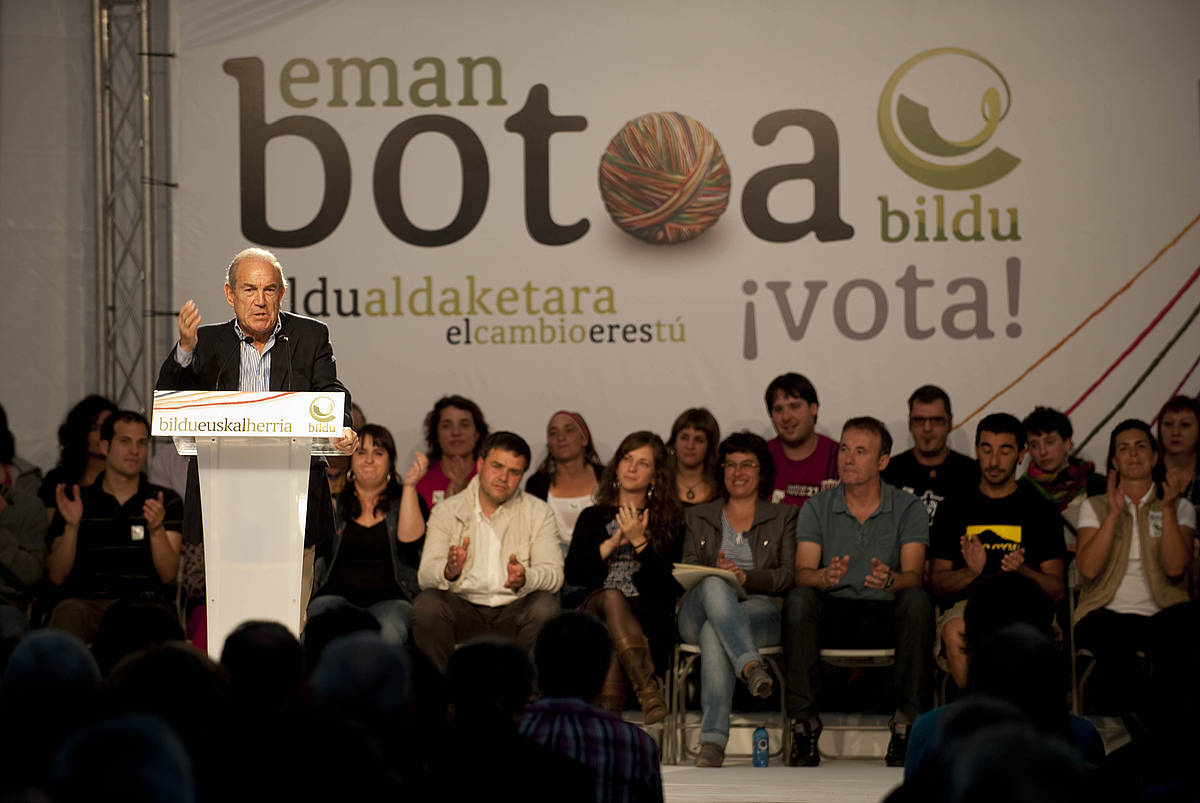 Carlos Garaikoetxea, Bilduk Gasteizen emandako mitinean, 2011n. JUANAN RUIZ / ARGAZKI PRESS