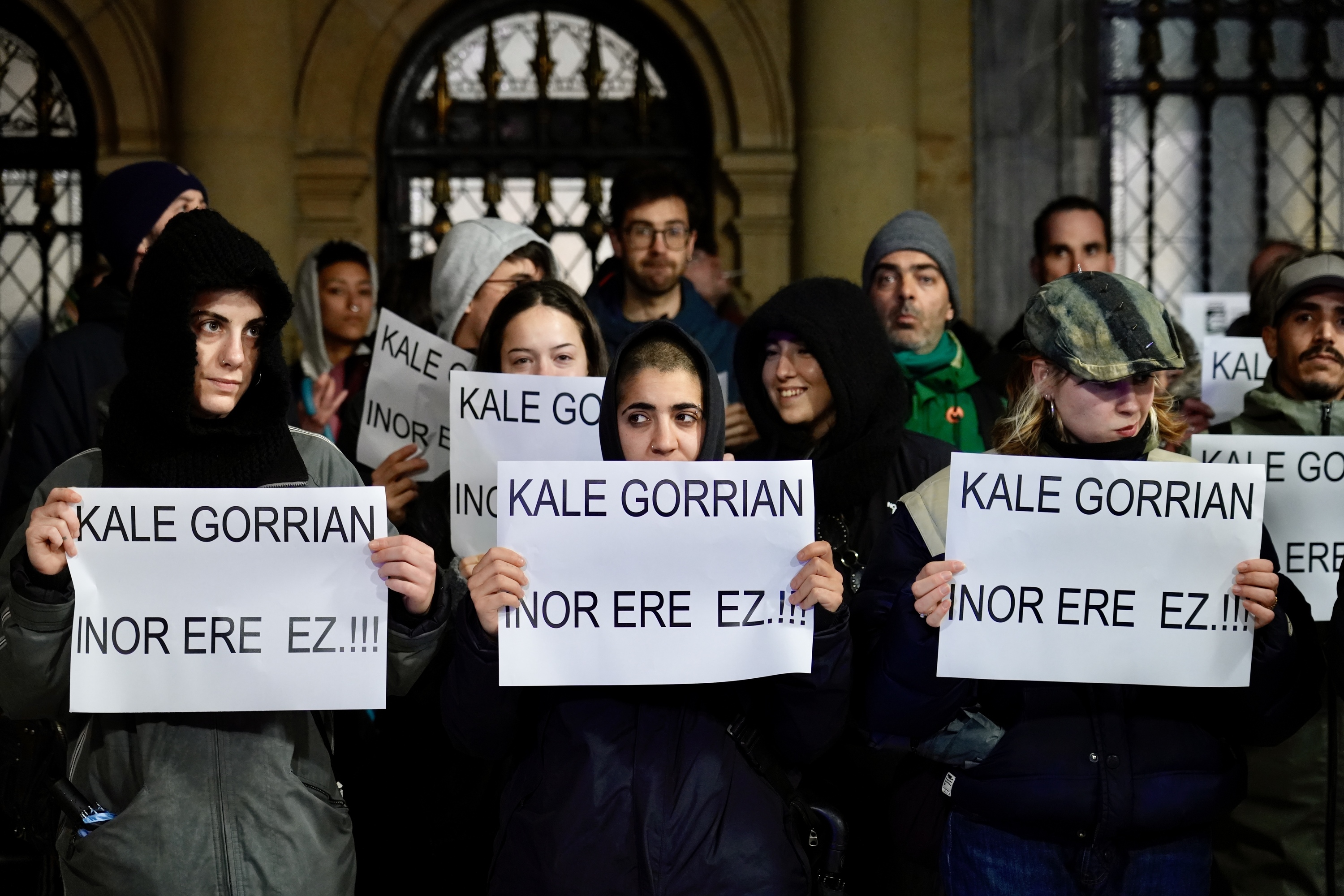 Zardoya Otis eremuko desalojo bat salatzeko elkarretaratzea, Donostian. ANDONI CANELLADA / FOKU