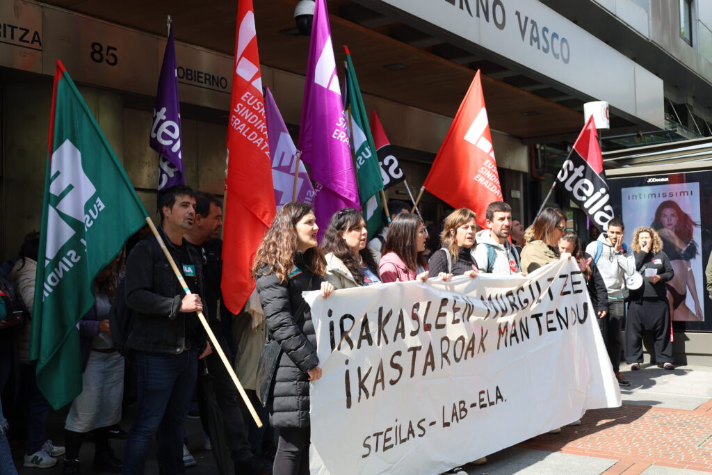 Sindikatuen protesta, gaur, Bilbon. LAB SINDIKATUAK UTZITAKOA