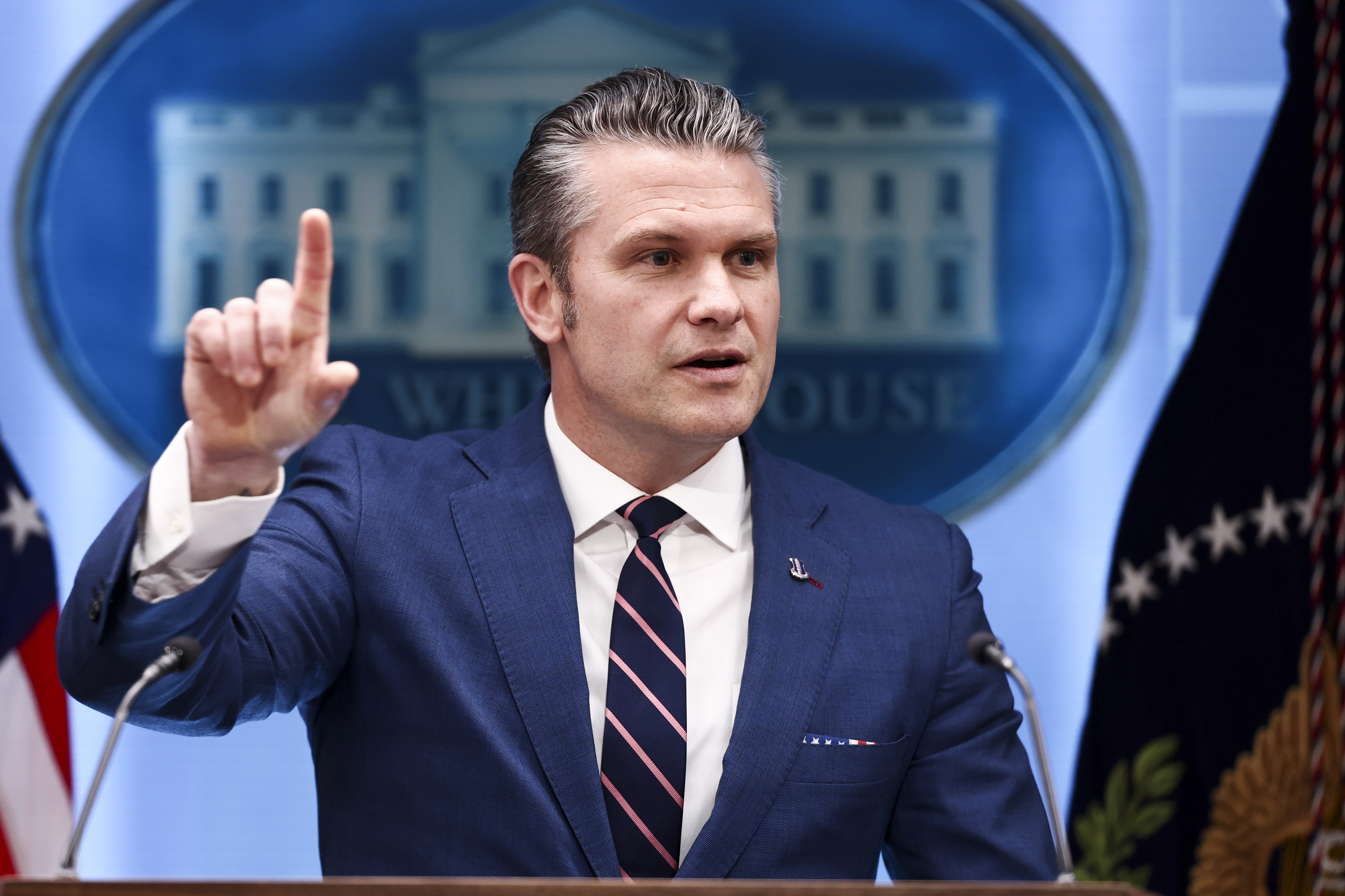 Pete Hegseth, AEBetako Gerra idazkaria, artxiboko irudi batean. JIM LO SCALZO / EFE