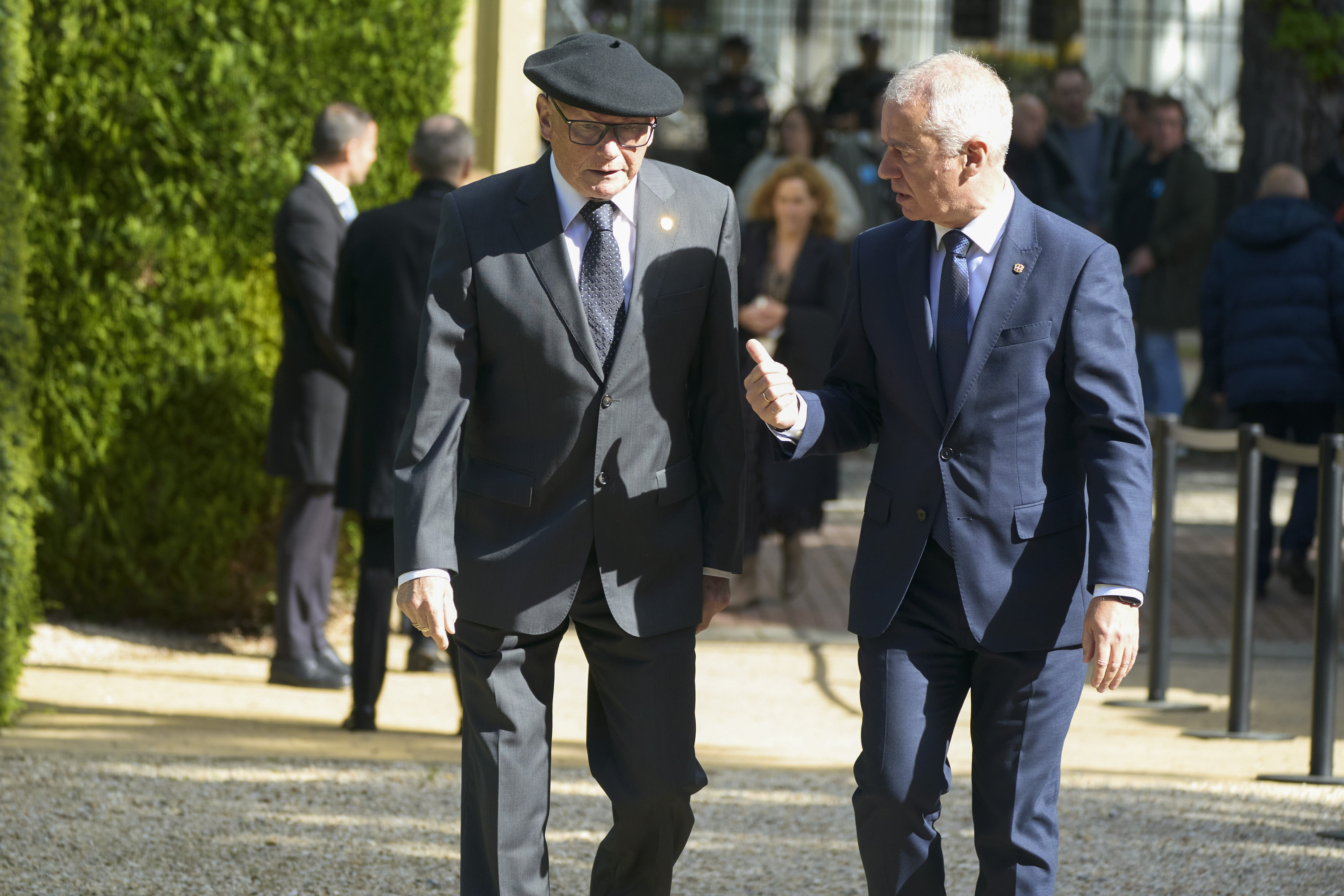Juan Jose Ibarretxe eta Iñigo Urkullu lehendakari ohiak. L.RICO / EFE
