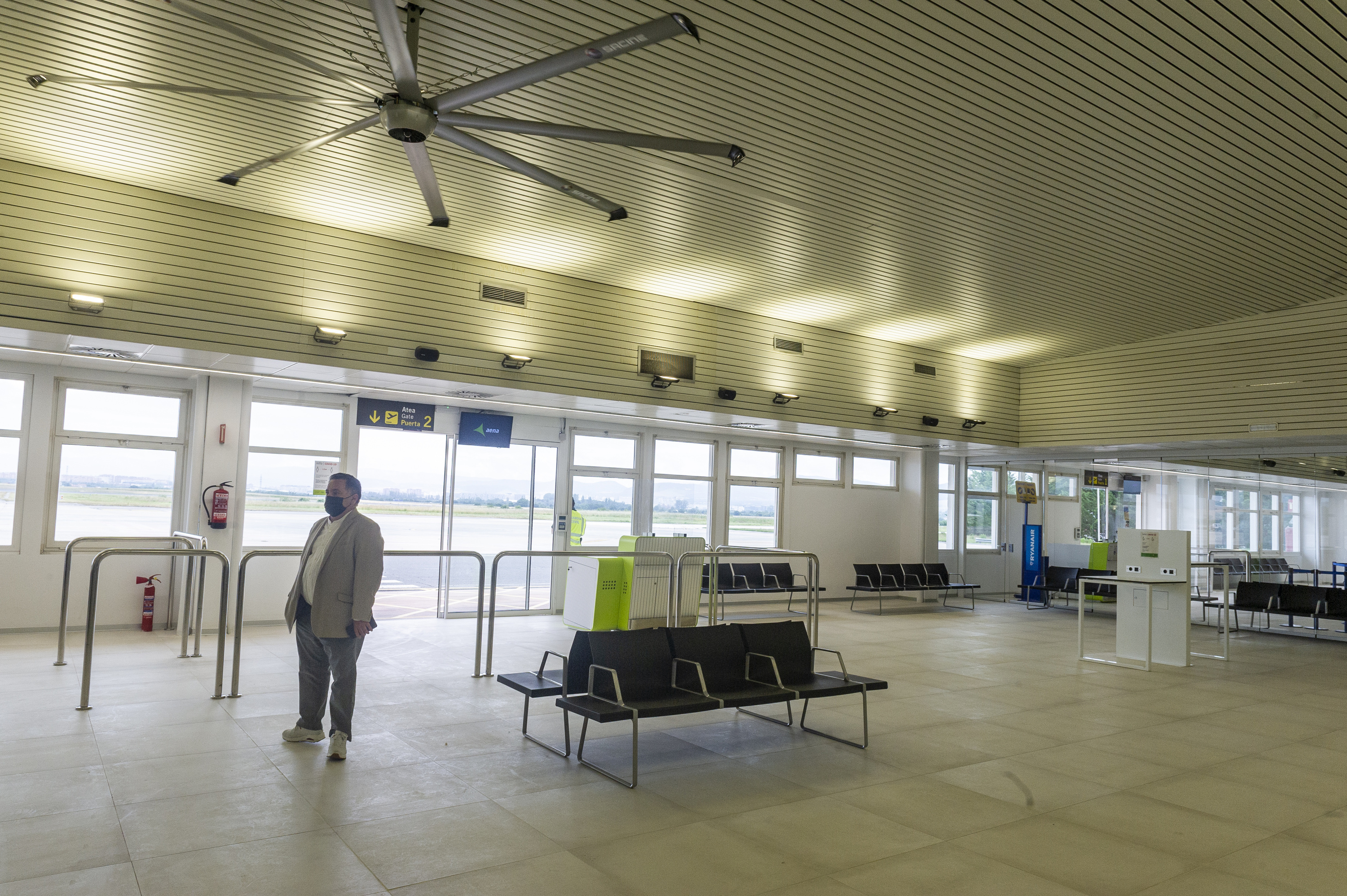 Forondako aireportuko gaur egungo bidaiarien terminala, 2021ean, pandemiaren osteko berrirekieran. JAIZKI FONTANEDA / FOKU