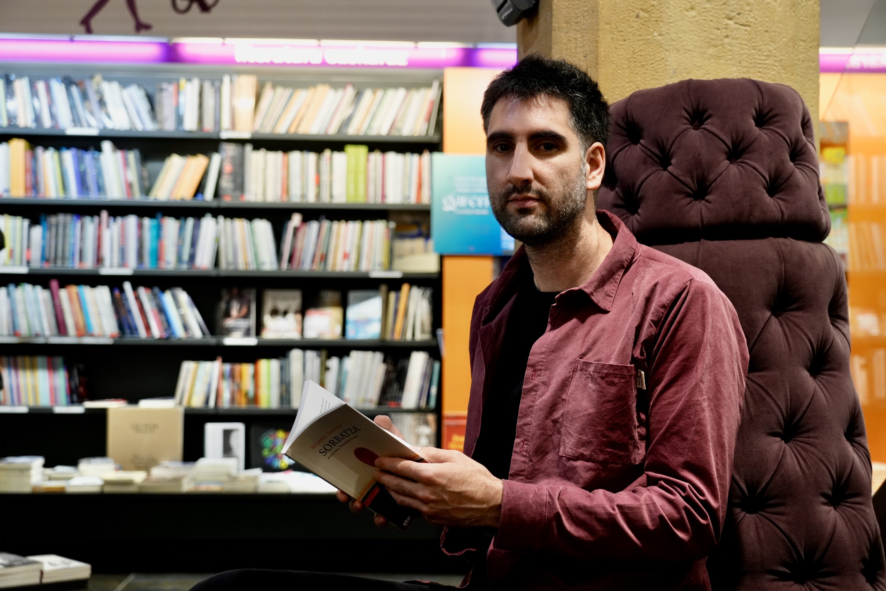 Markel Sanchez 'Sorbatza' liburuaren aurkezpenean, gaur, Donostian. ANDONI CANELLADA / FOKU
