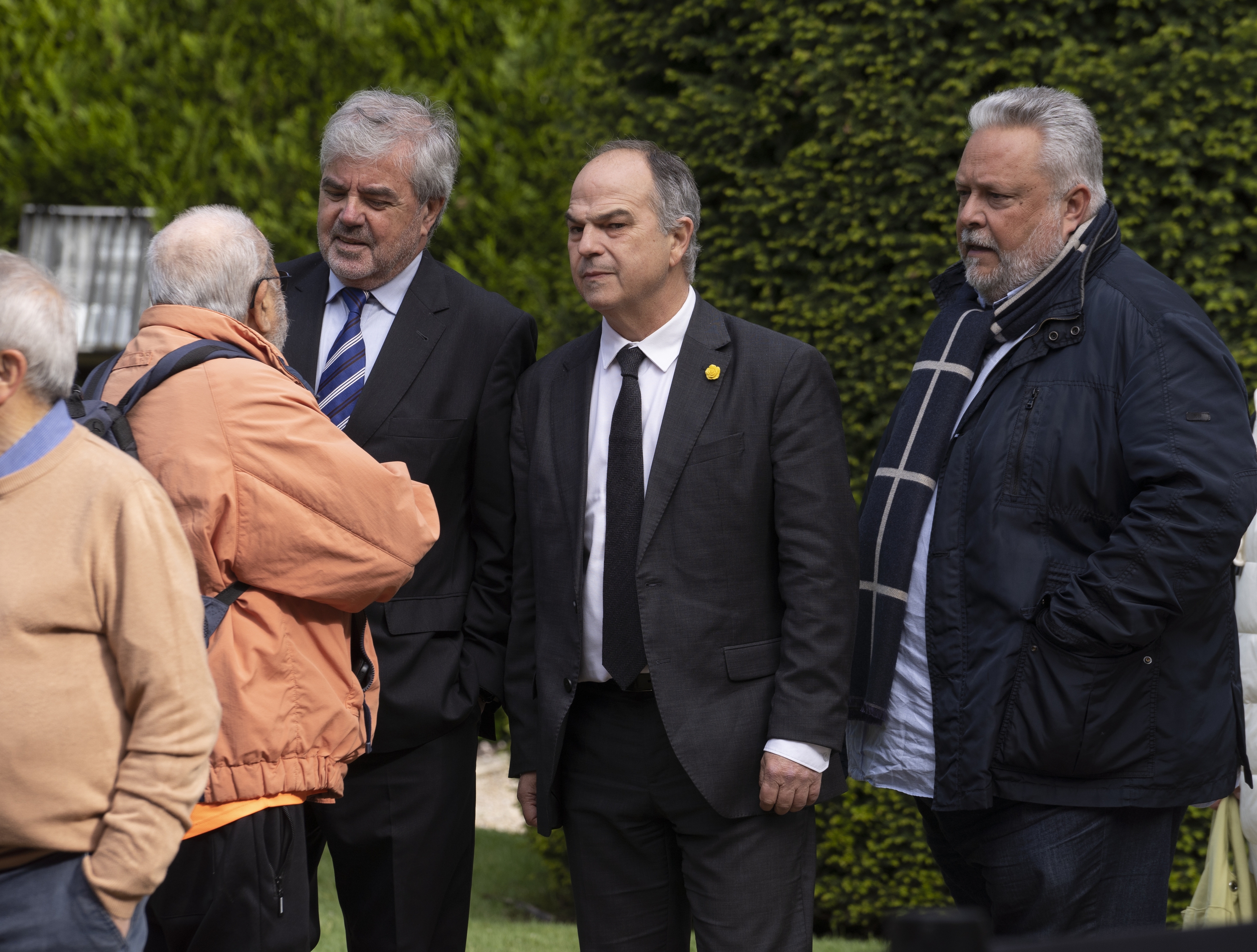 Gorka Knorr, lehendakariaren aholkulari izana, JxCko kideekin. RAUL BOGAJO / FOKU