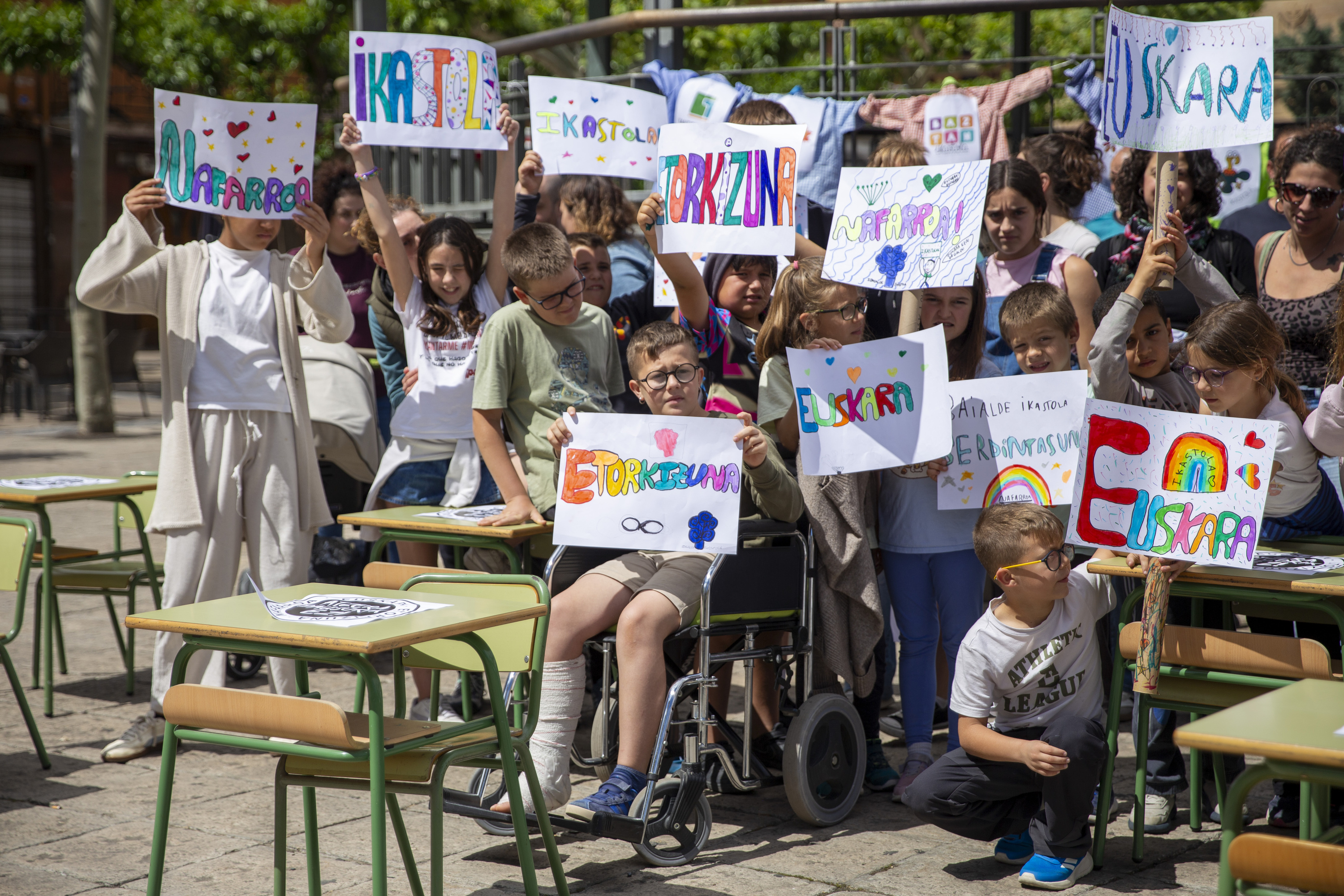 Lodosako ikastolako ikasleak protestan, gaur goizean. NAFARROAKO IKASTOLAK