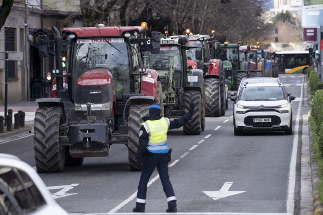 (ID_14503854) (Iñigo Uriz/@FOKU) 2024-12-10, Iruñea. Semilla eta Belarra nekazarien mobilizazioa, nekaziaak eta EHNE10-12-2024,... (ID_14503854) (Iñigo Uriz/@FOKU) 2024-12-10, Iruñea. Semilla eta Belarra nekazarien mobilizazioa, nekaziaak eta EHNE10-12-2024,...