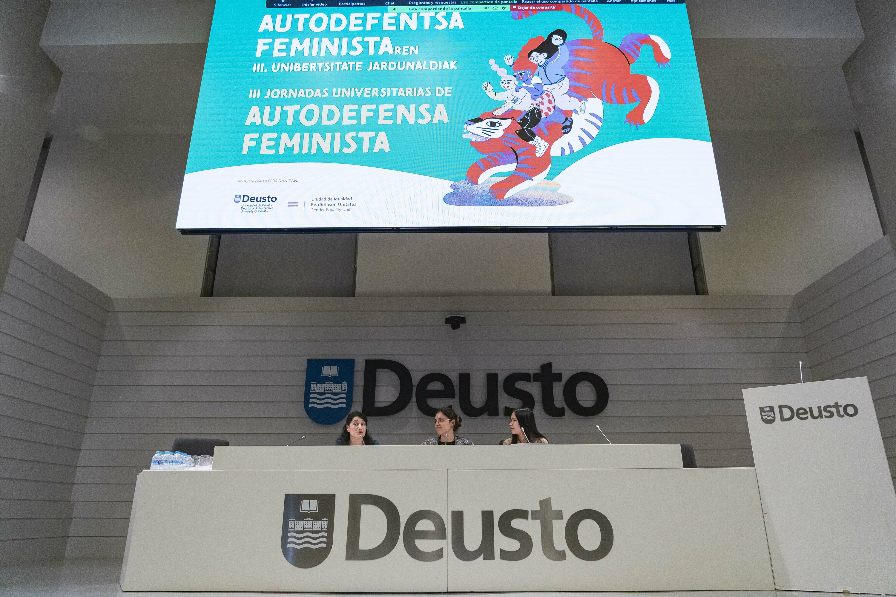 Aurten hirugarrenez egin dituzte autodefentsa feministari buruzko jardunaldiak. ARITZ LOIOLA / FOKU