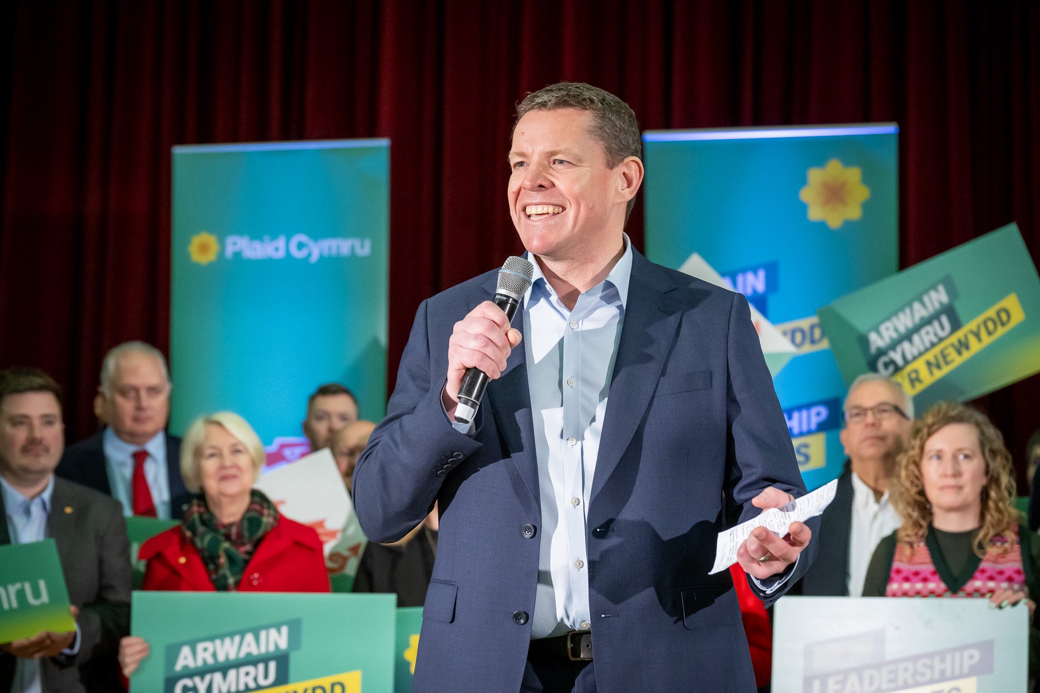 Rhun ap Iorwerth, Plaid Cymruko burua, kanpainako ekitaldi batean. PLAID CYMRU
