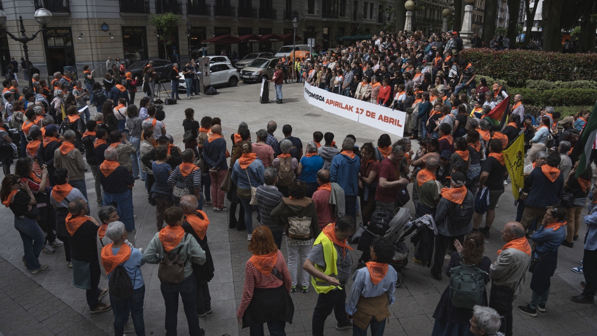 Zaintza eskubide kolektiboa aldarrikatzeko, manifestazio nazionalera dei egin du Denon Bizitzak Erdigunean plataformak