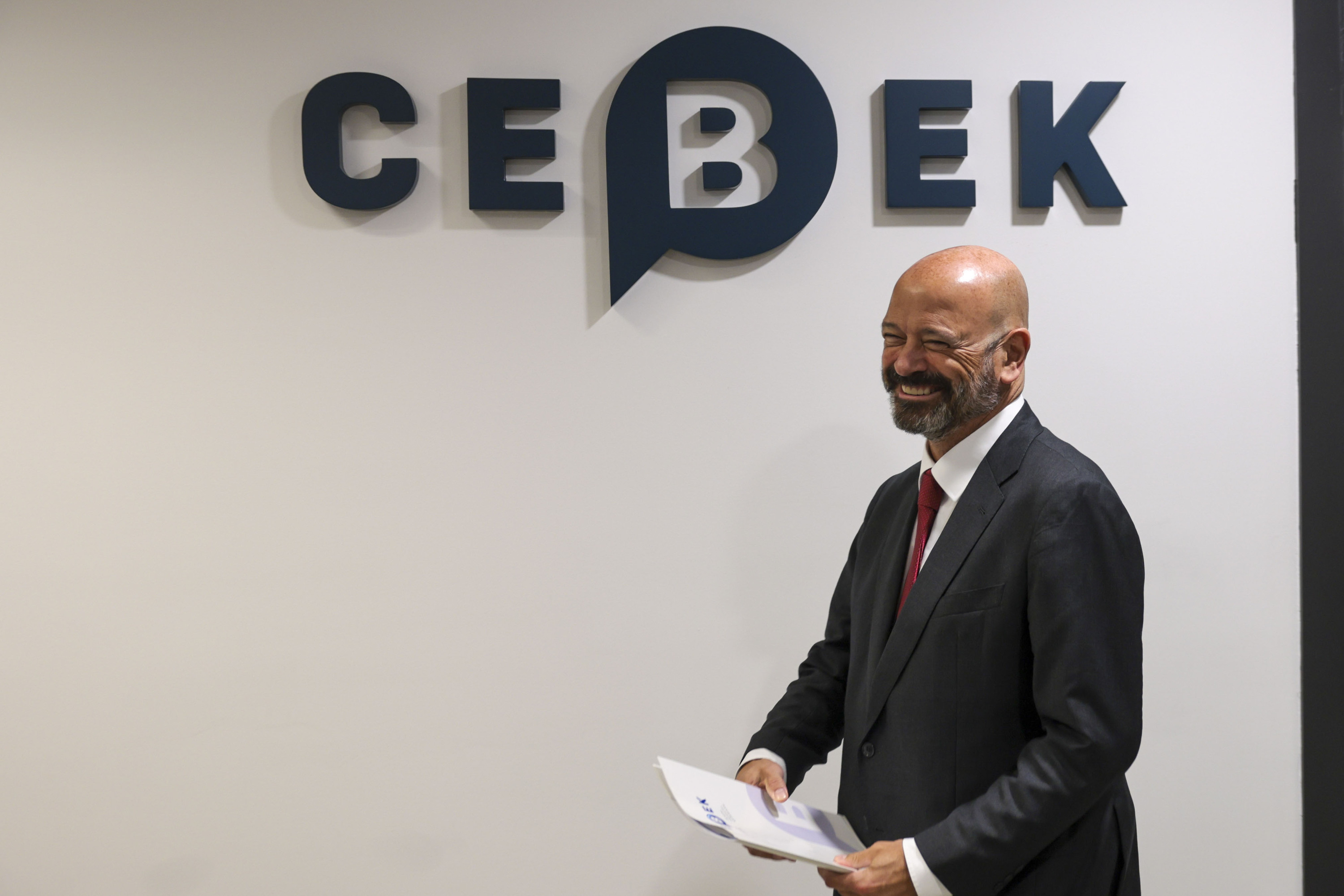Guillermo Buces Cebekeko presidentea. LUIS TEJIDO / EFE