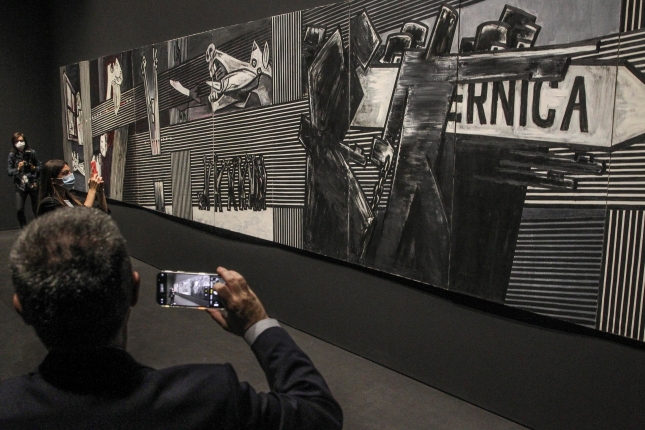 Agustin Ibarrolaren 'Gernika', Bilboko Arte Ederren museoan, 2021ean. MIGUEL TOÑA / EFE