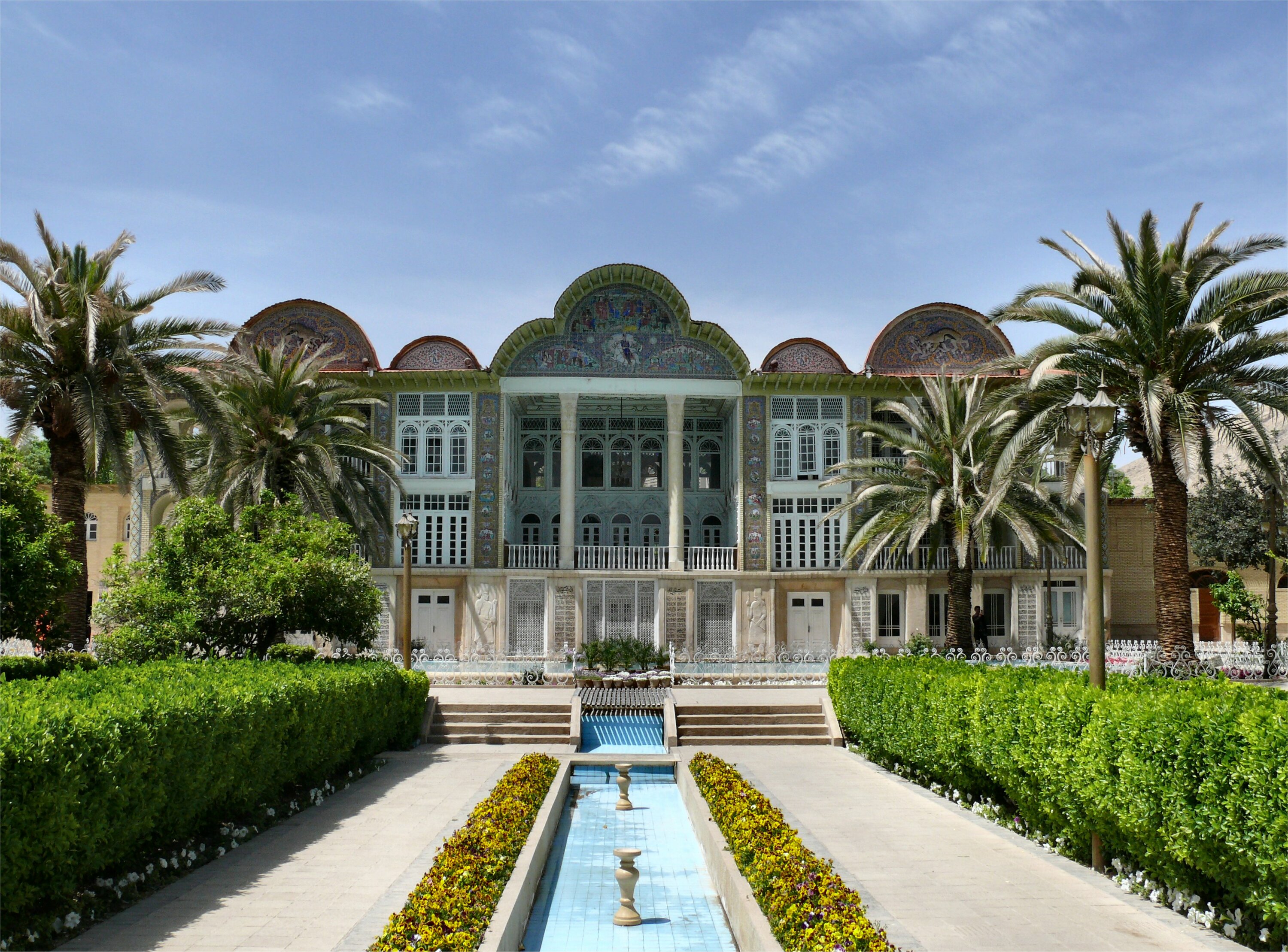 Eram lorategia da Unescok Iranen gizadiaren ondare izendatutako guneetako bat.