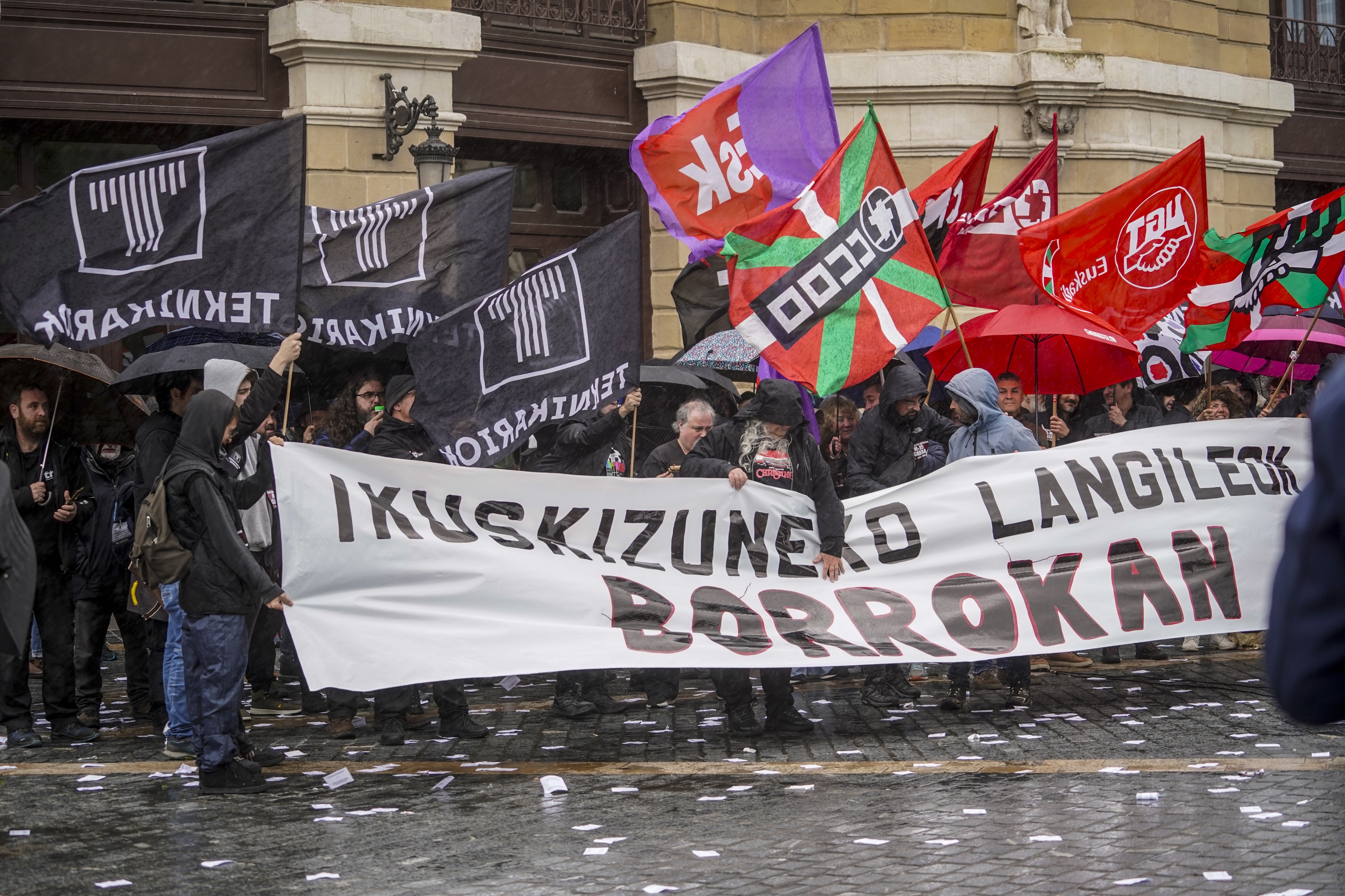 Ikuskizun eta ekitaldien sektoreko langileak gaur goizean, Bilboko Arriaga plazan. MARISOL RAMIREZ / FOKU