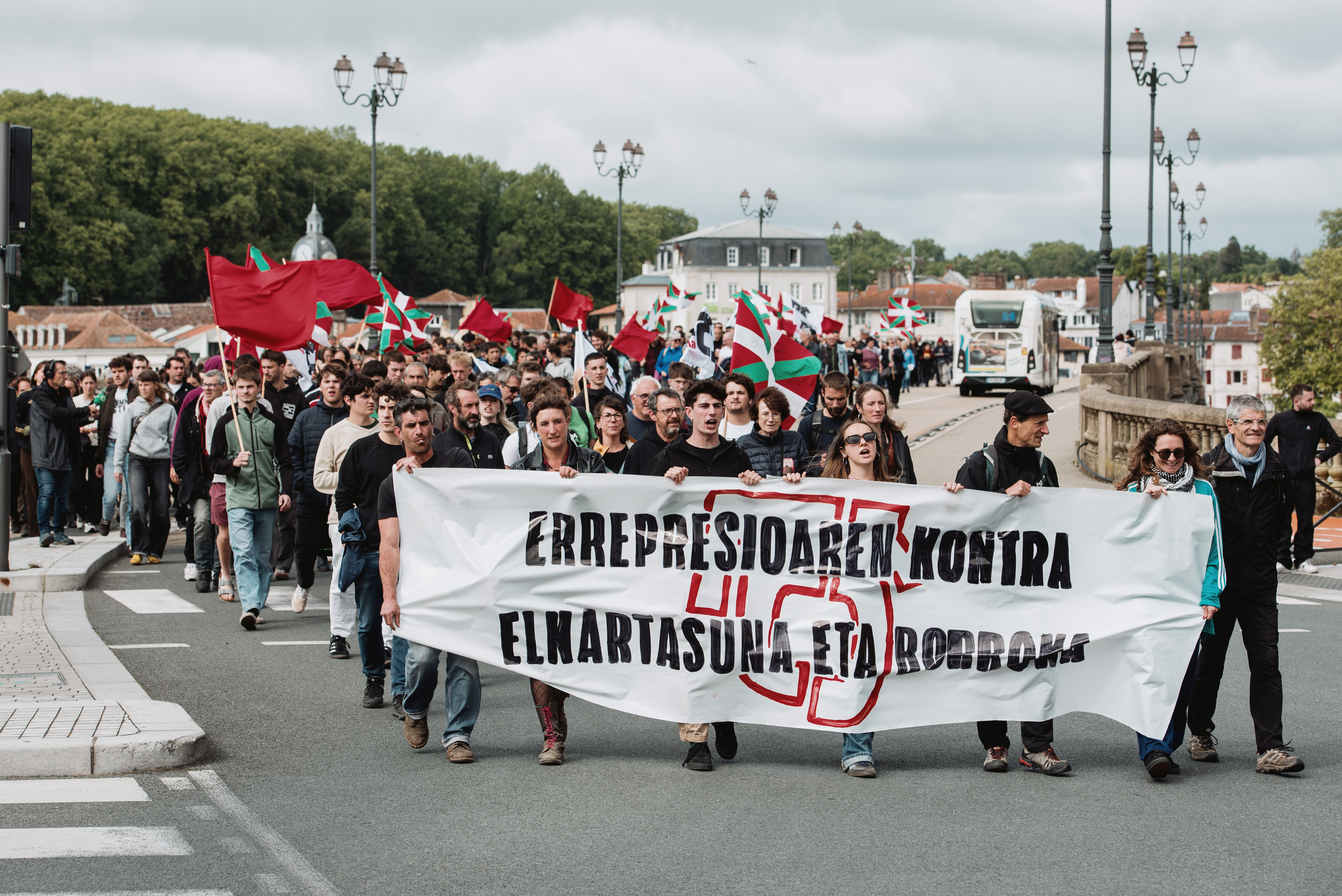 Errepresioaren kontrako manifestazioa, gaur, Baionan. GUILLaUME FAUVEAU