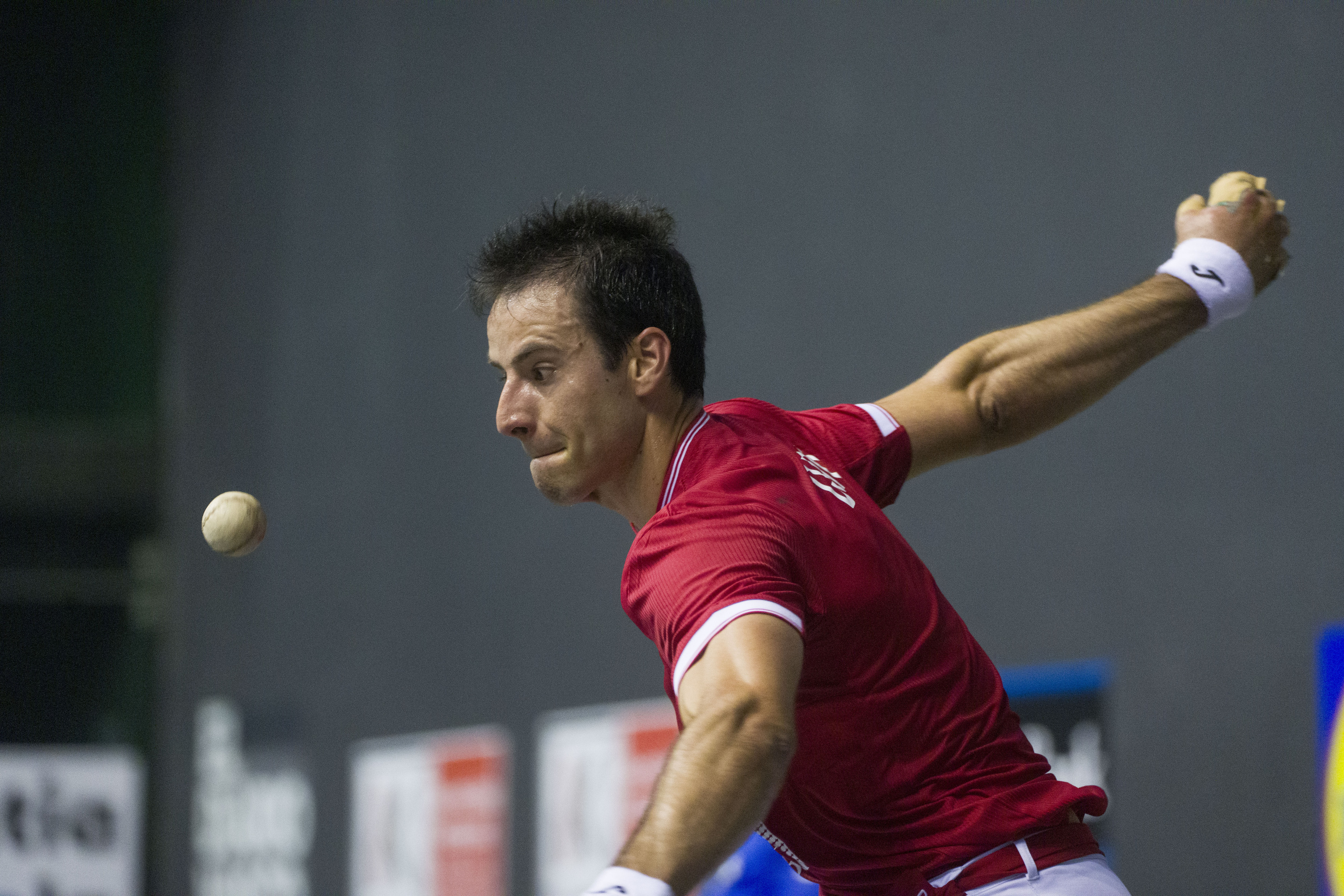 Dario Gomez sake bat egiten. JON URBE / FOKU