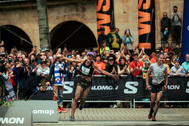 Sara Alonso eta Malen Osa 2026ko Zegama-Aizkorri lasterketako helmugan Sara Alonso eta Malen Osa 2026ko Zegama-Aizkorri lasterketako helmugan